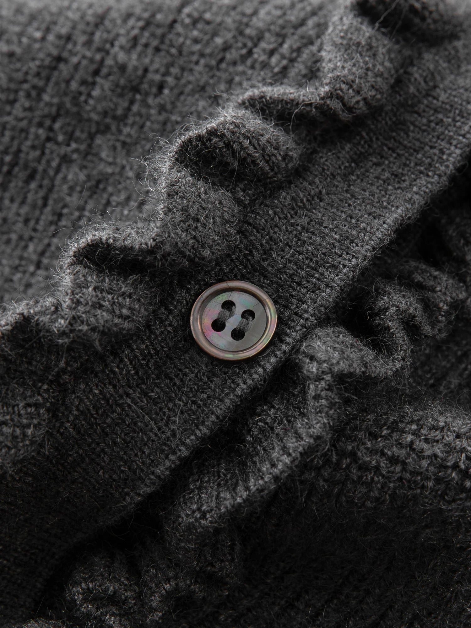 FSLE French Style Wood Ear Hem Heavy Cable Knit Sweater for Women Winter 2025 New Sweater