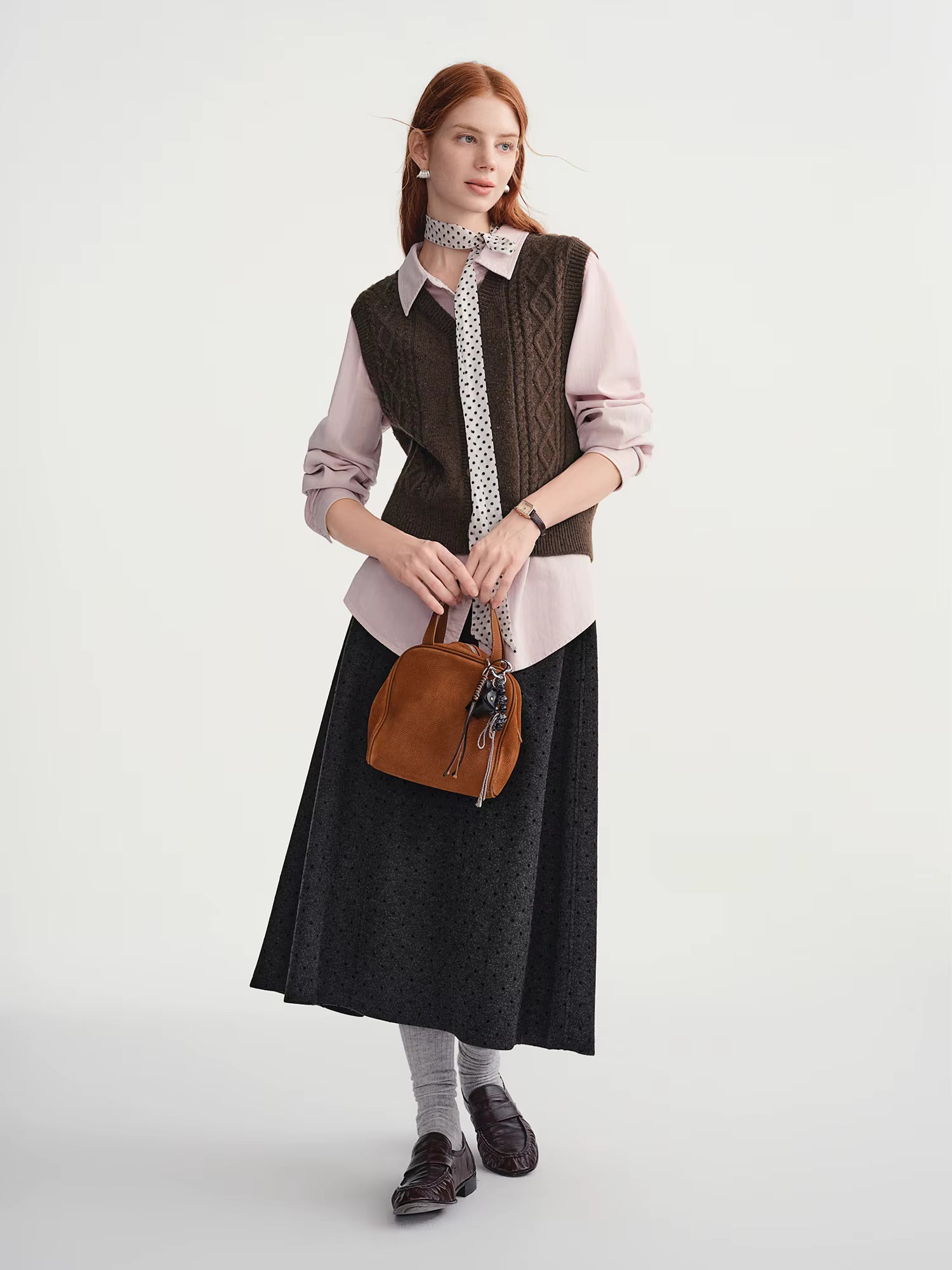 Plus-Size Women's Colorful Dot V-Neck Knit Sweater Vest Versatile Slimming Winter Layering Top 2025 New Arrival Vests