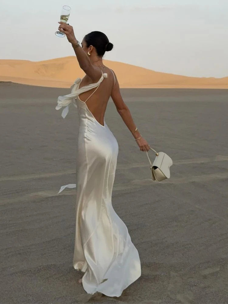Elegant White Satin Backless Maxi Dress Women Sexy Sleeveless Spaghetti Strap Flower Decor Robe 2024 Night Club Party Dresses