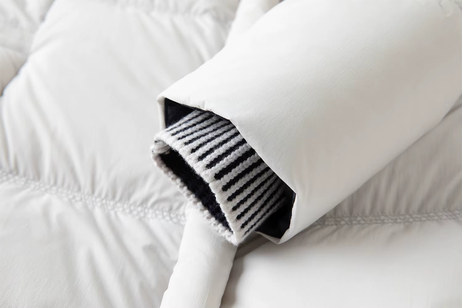 Knit Turned Collar Long Down Jacket for Women with Contrast Patchwork Structured Shoulder Design Winter 2025 New Arrival