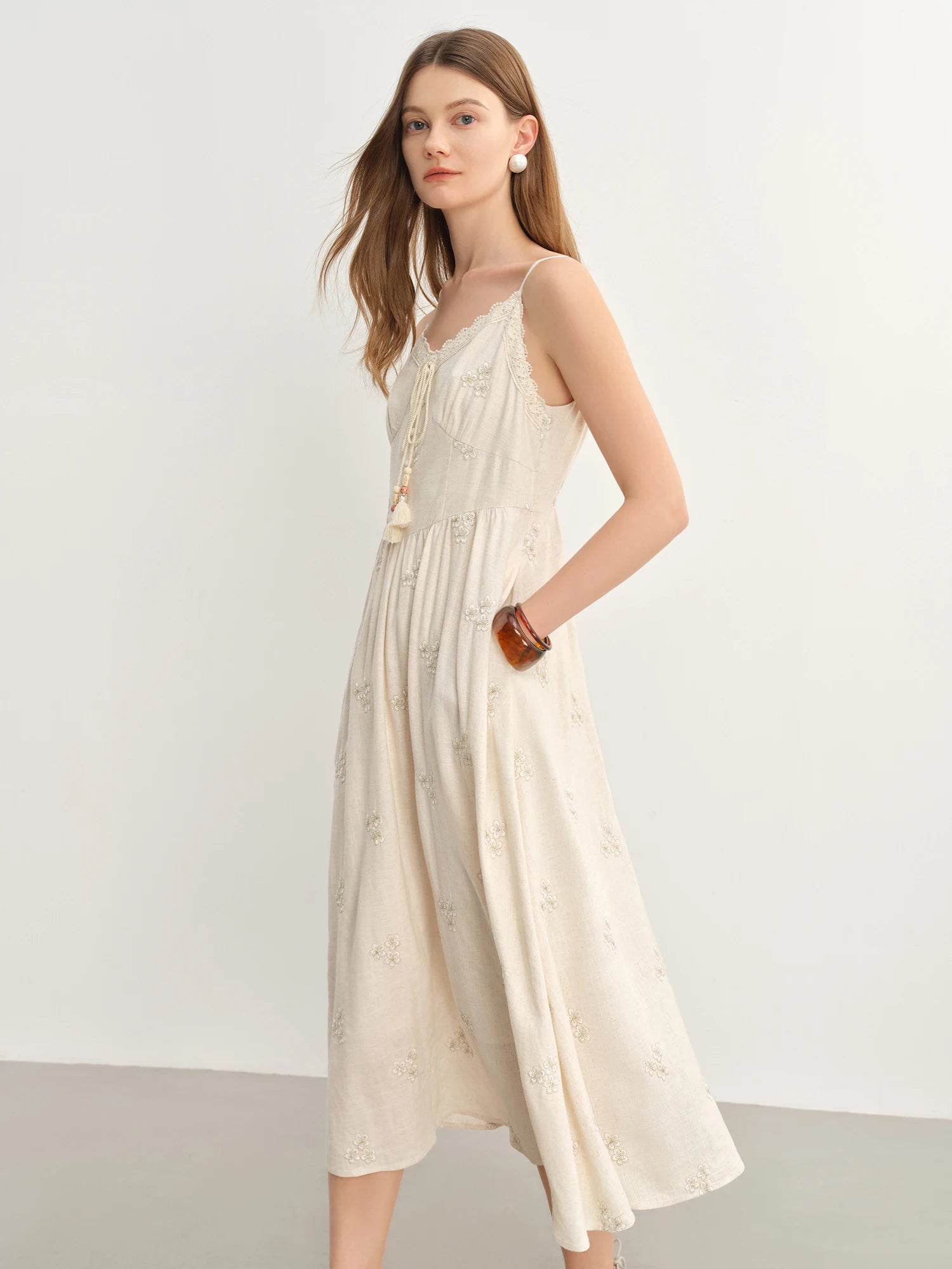 DUSHU Women's Bohemian Lace-up Strappy Long Dress 2025 Summer New Arrival Fashion Temperament Beige Dress