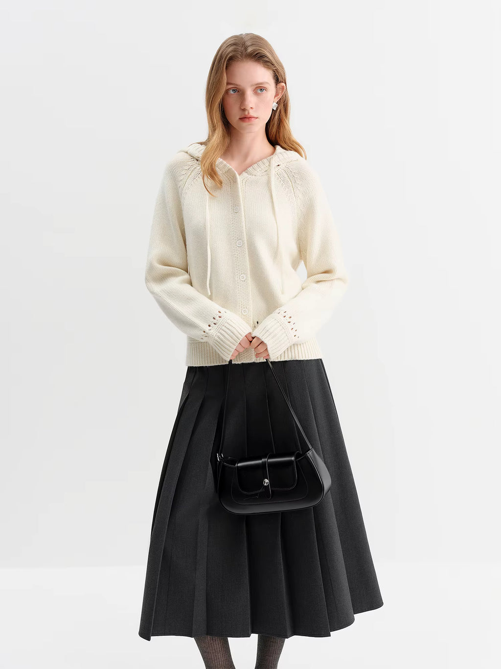 French Retro Style Hooded Hollow Out Knit Top for Women New Winter 2025 Textured Faux Lace Top Solid All-match