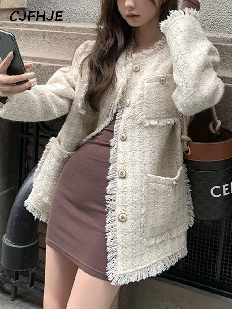 CJFHJE Women's Beige Round Neck Tassel Outerwear Spring Autumn New Korean Fashion Long Sleeve Loose Raw Edge Tweed Women Jacket