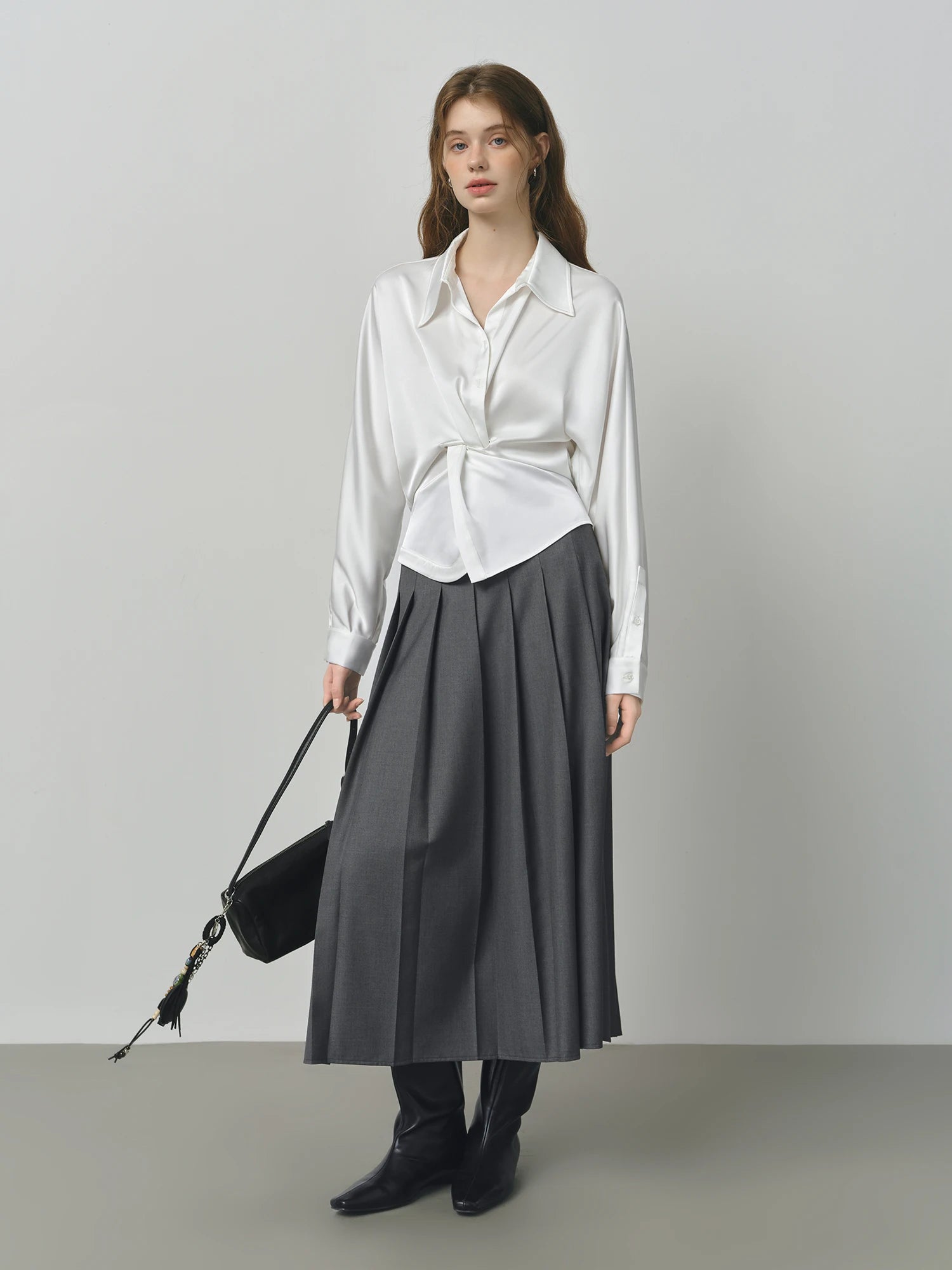 FSLE French Style Minimalism V-neck Long Sleeves Shirt For Women 2025 Autumn New Arrival Slightly Loose Twist Top