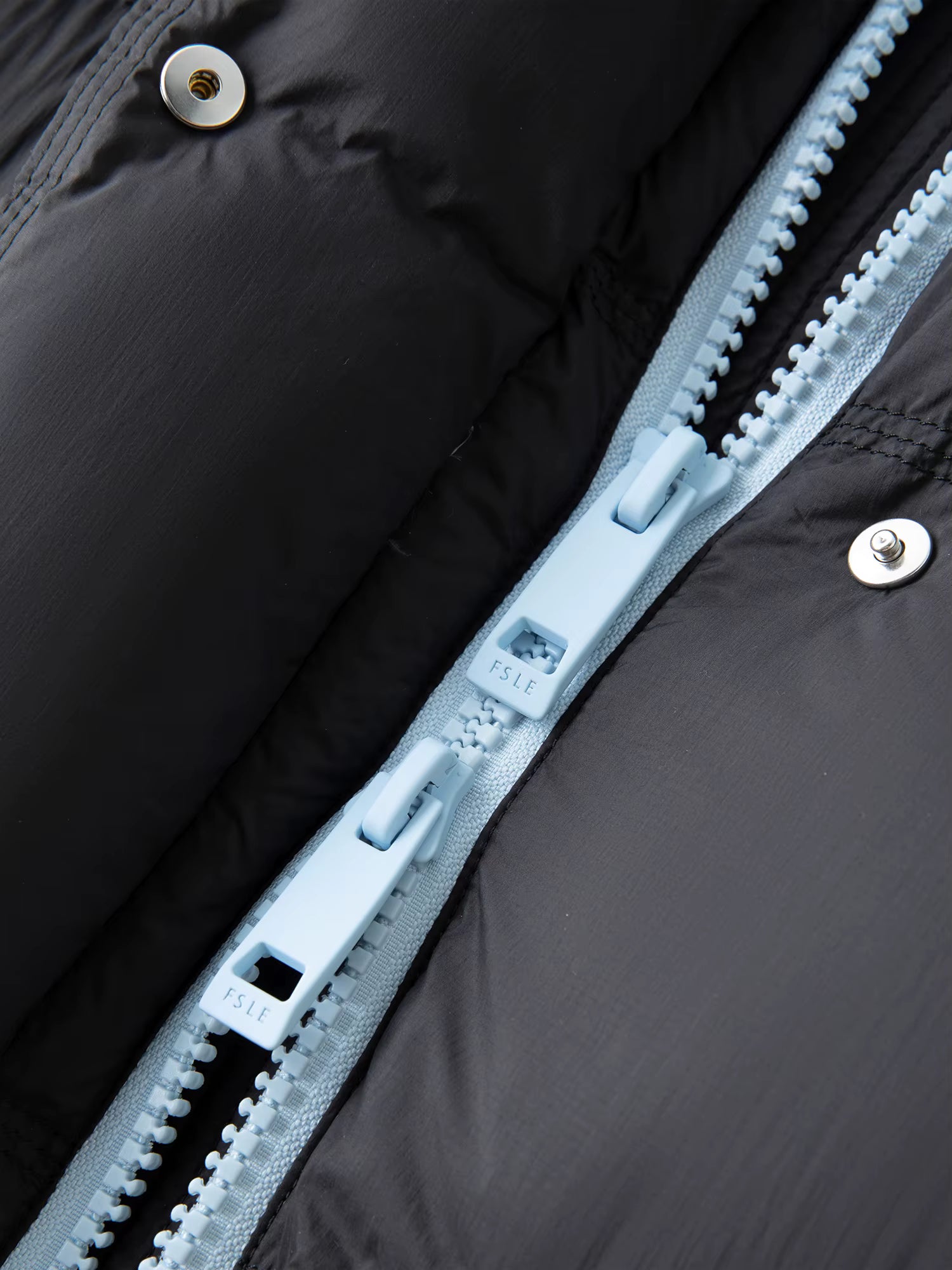 Winter New Women's Long Puffer Down Coat with Hood Two-Tone Color Block Thermal Insulated Jacket Heavy Warm Outerwear