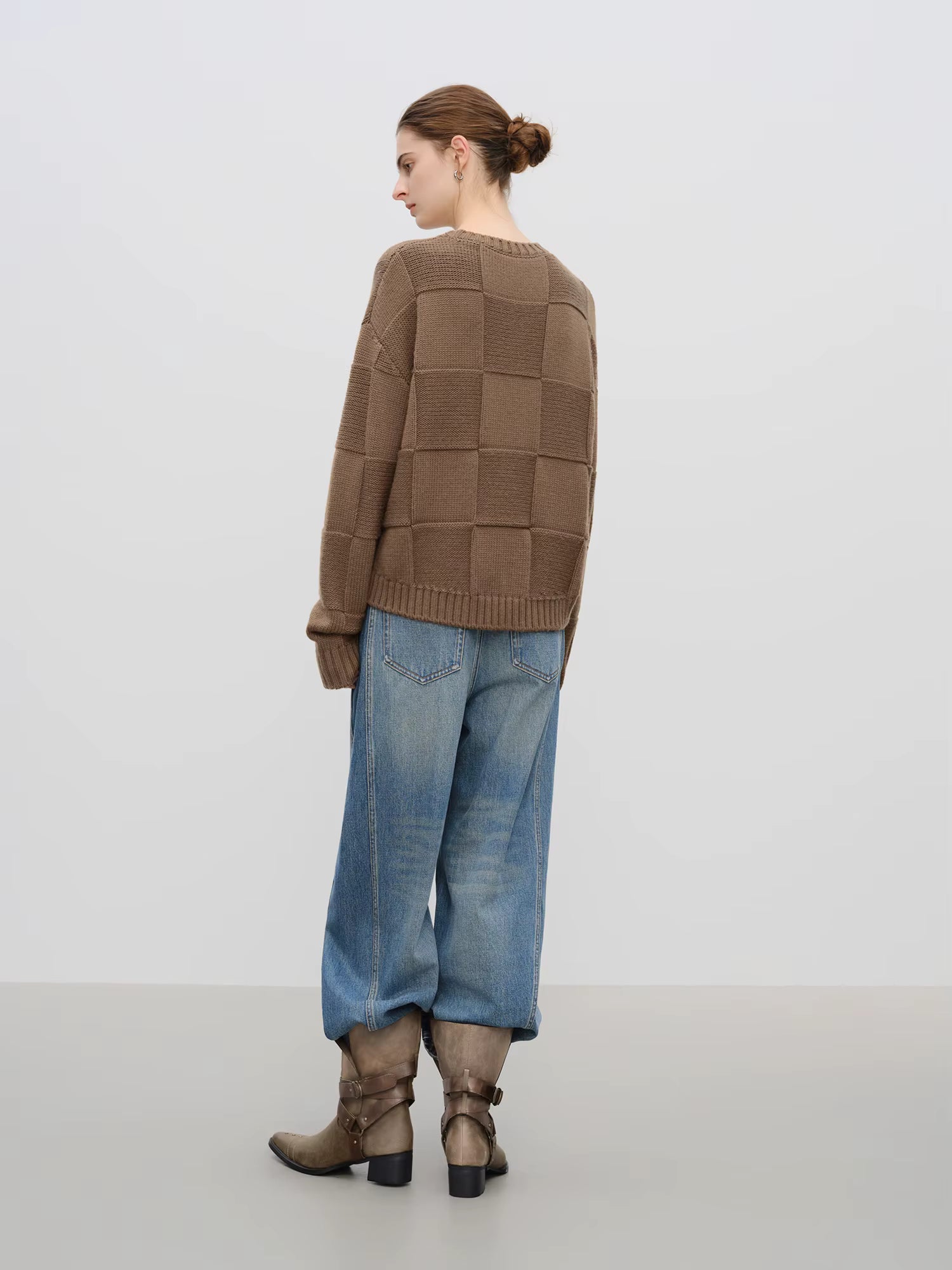 Premium Series】Women's Round Neck Fancy Knit Pullover Sweater - Elegant Commuter Style Winter Knitwear for Office