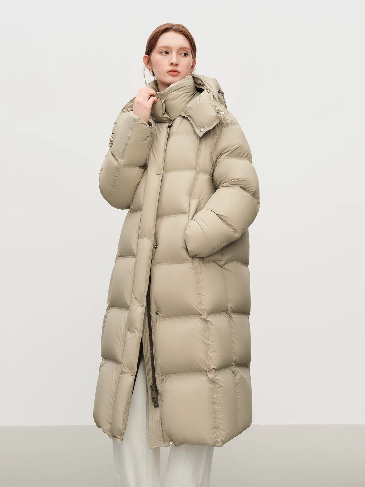 Winter New Women's Long Puffer Down Coat with Hood Two-Tone Color Block Thermal Insulated Jacket Heavy Warm Outerwear