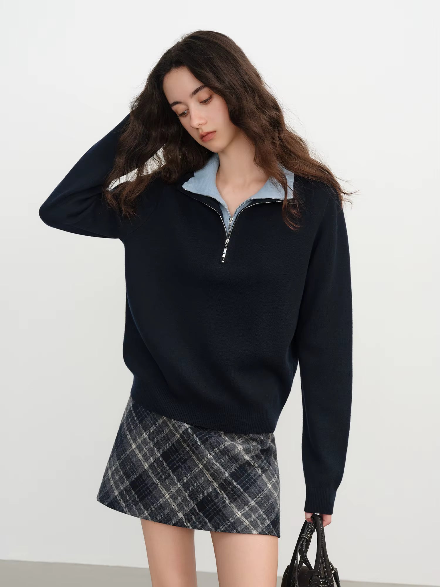 Color-Block Fake Two-Piece Women's Half-High Collar Knitwear 2025 Winter New Arrival, Versatile Color-Block Knit Pullover