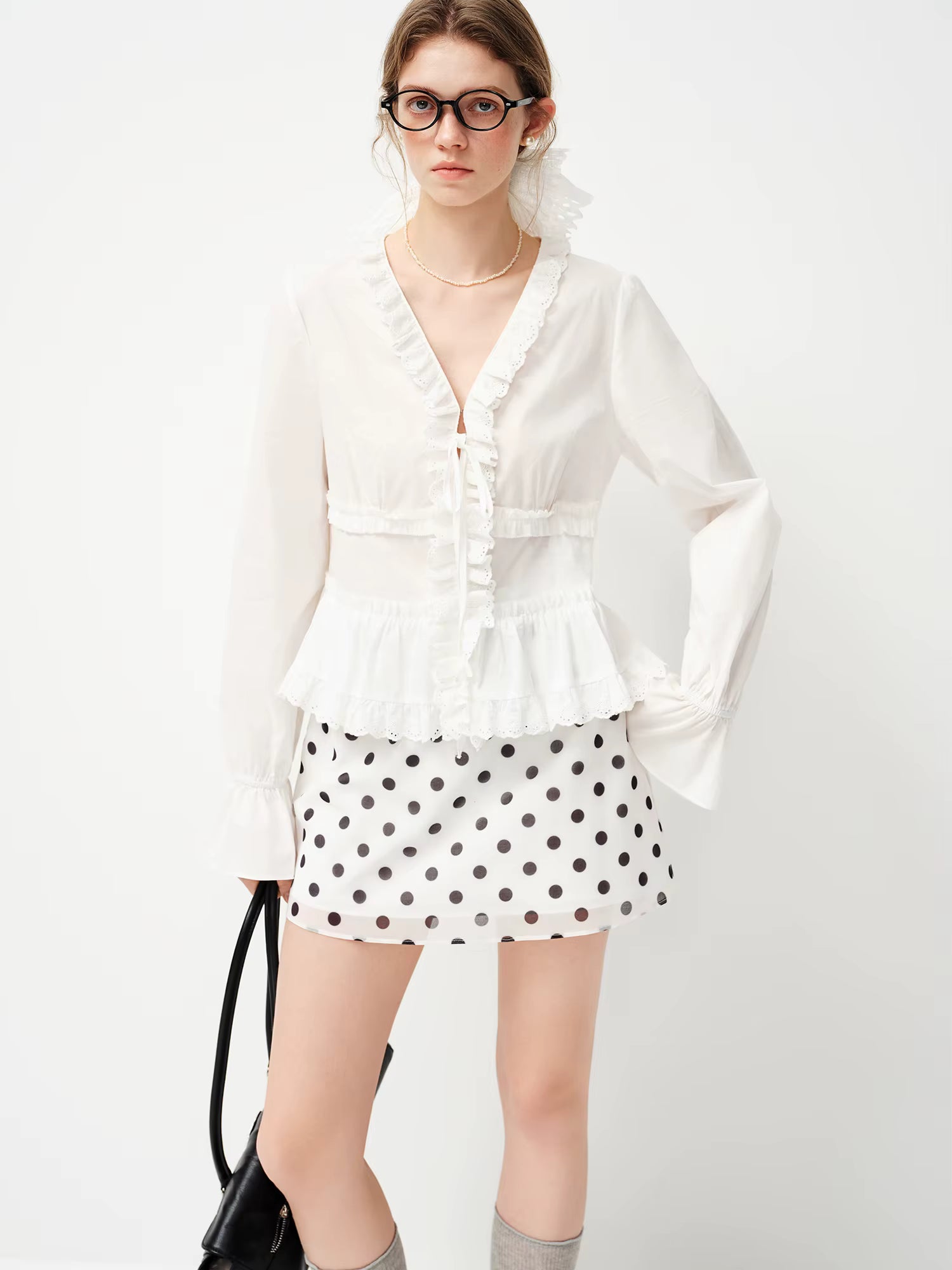 Wood Ear Edge Trim V-Neck Floral Hemline Long-Sleeve Blouse for Women Spring 2026 New Arrival Retro Cotton White Shirts