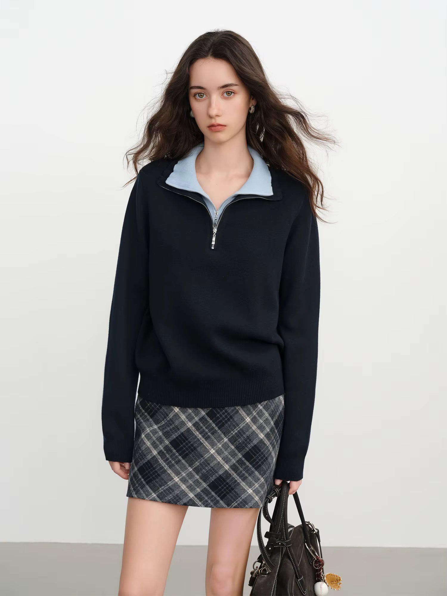 Color-Block Fake Two-Piece Women's Half-High Collar Knitwear 2025 Winter New Arrival, Versatile Color-Block Knit Pullover