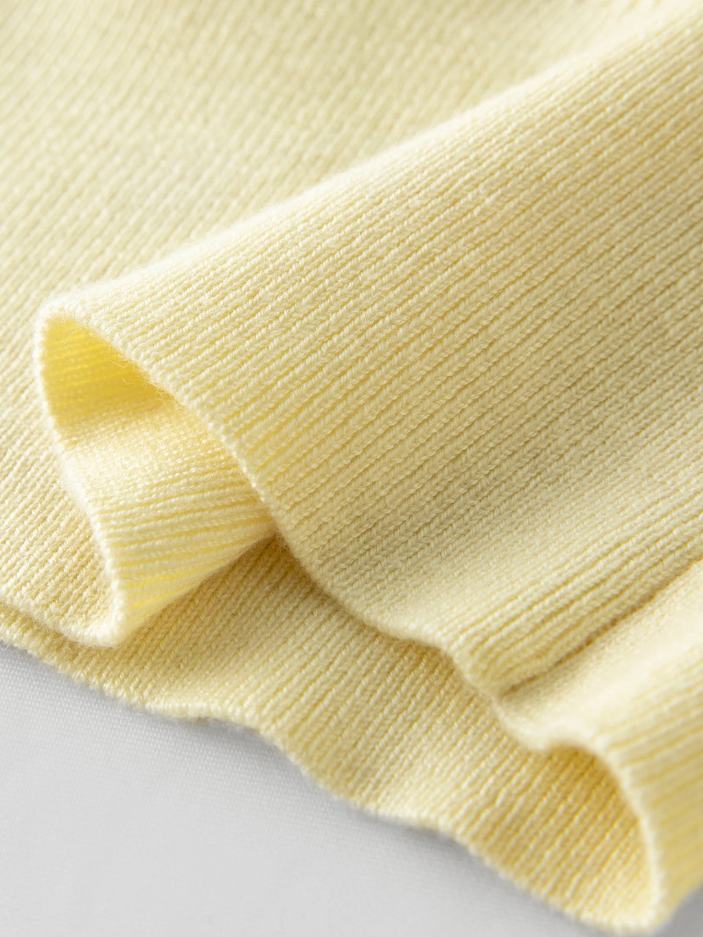 DUSHU Plus Size Lace Trimmed Knit Cardigan Women 2025 Autumn New Arrival V-Neck Yellow Top Elegant Blouse Fashion Outerwear