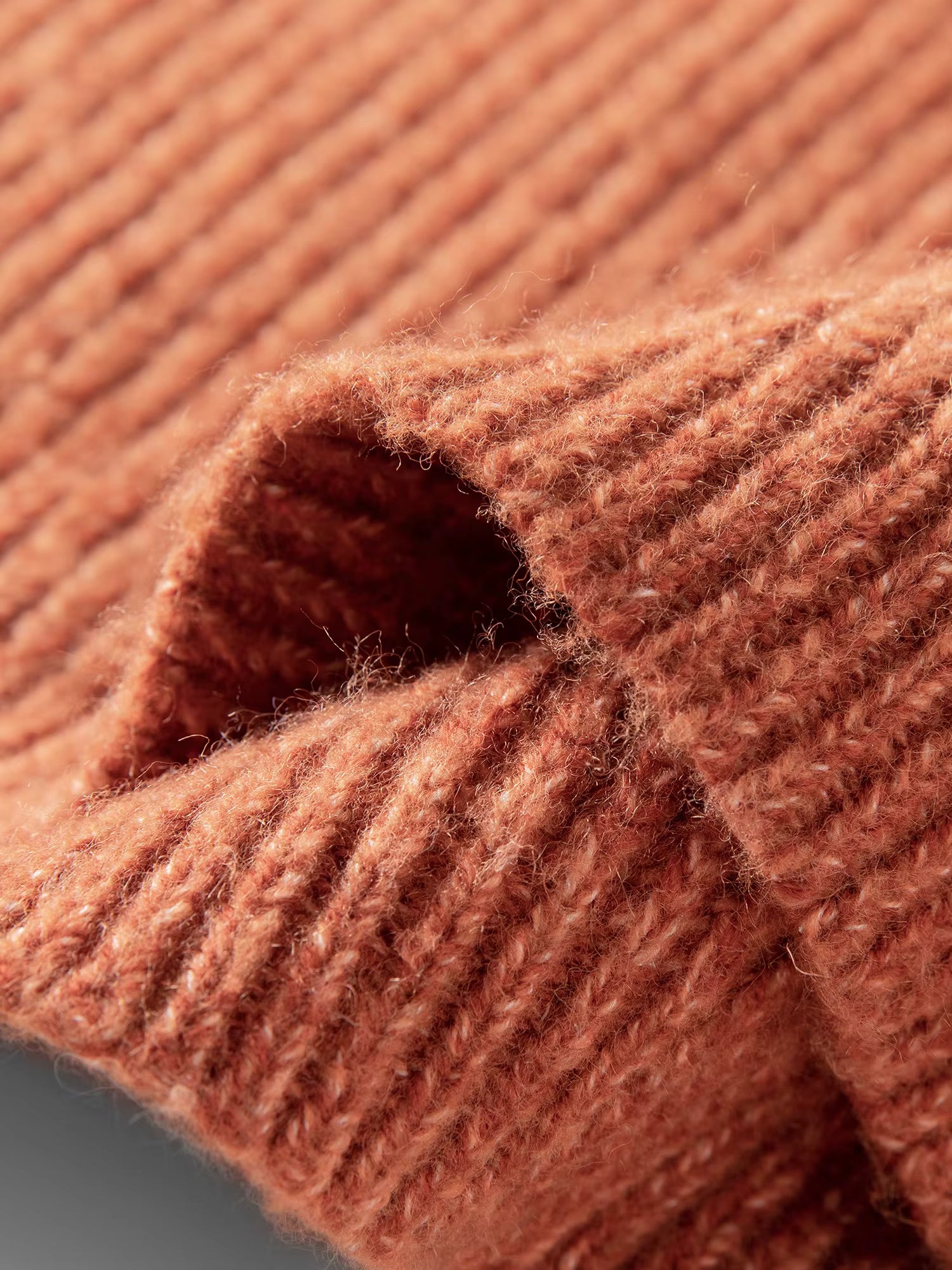 【Premium Series】Winter 2025 Women's V-Neck Yarn Knit Sweater - Design Sense Loose Fit Soft Pullover for Casual Elegance