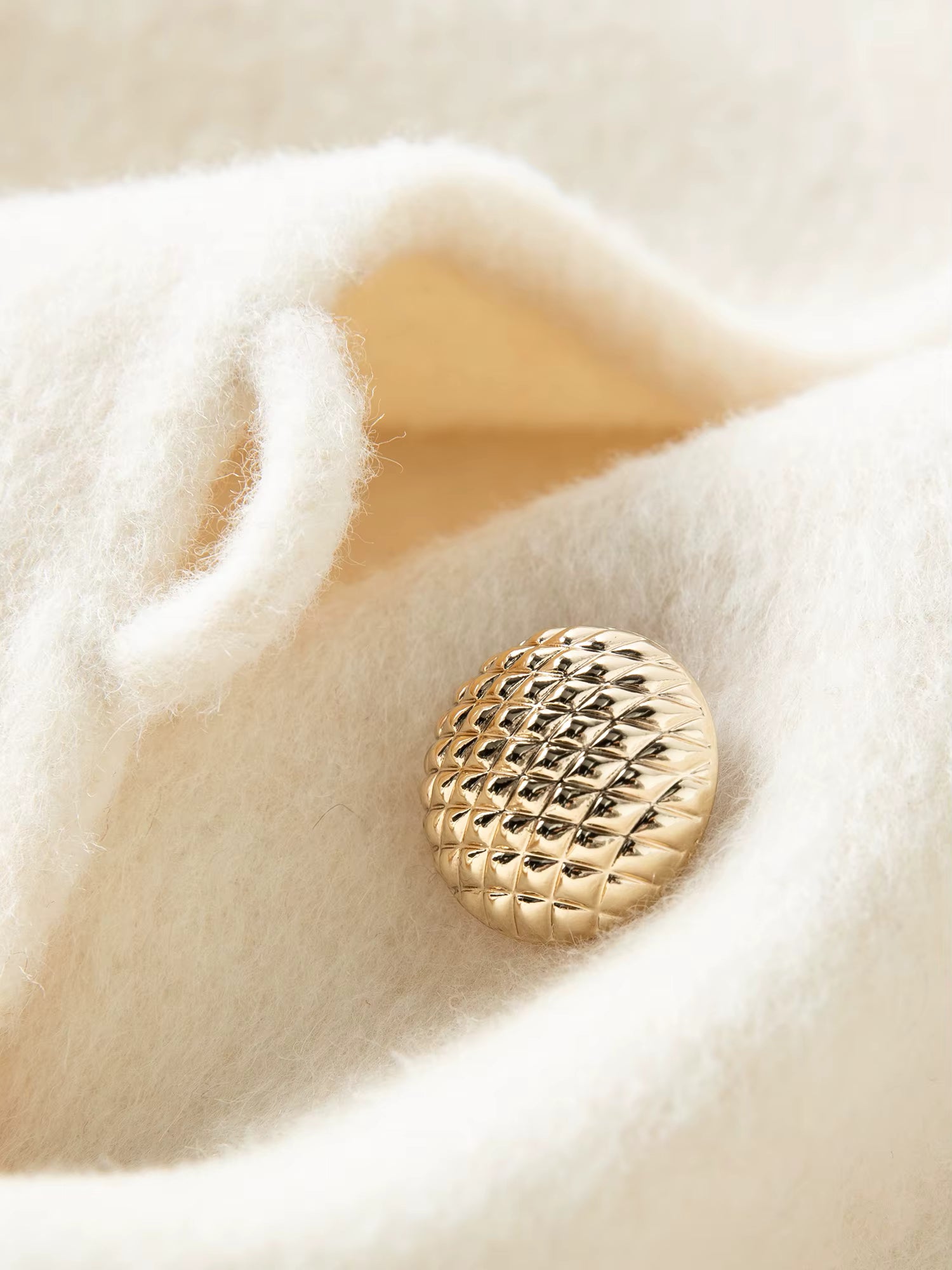 Modern Chinese Red Velvet Coat for Women Winter 2025 New Arrival Sable Fur Festive Ensemble Coat 100% Wool Long Coats