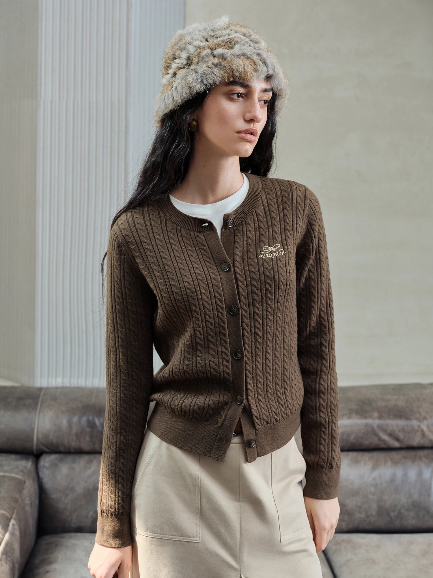 ZIQIAO Petite Women Retro Brown MIU-Style Round Neck Knit Open Cardigan 2025 Autumn New Style Layerable Knit Sweater