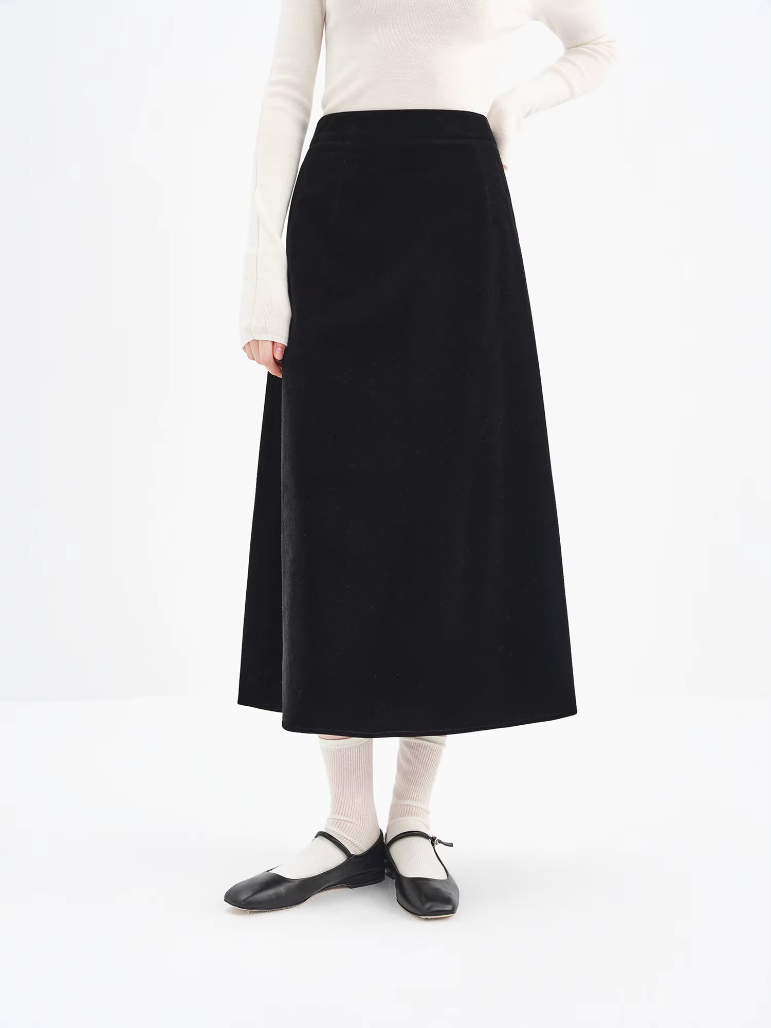 2025 Winter Women's Black Velvet Short Set Beaded Round Neck Top Skirt - Petite Friendly Outfit for Holiday Parties