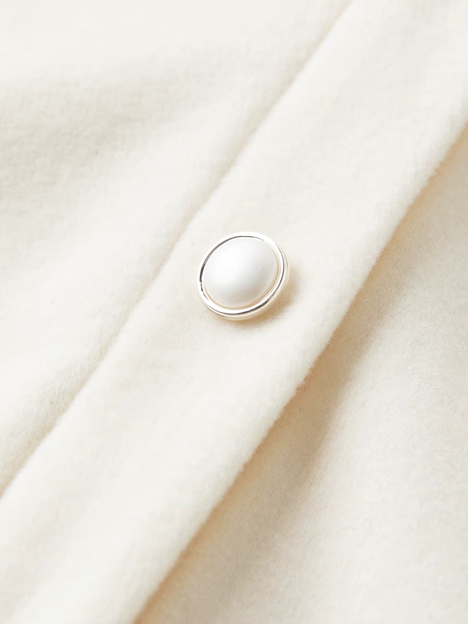 Plus-Size Women Fashionable Mandarin V-Neck Turtleneck Sweater Elegant Floral Design 2025 Winter Knitwear Inner Layer