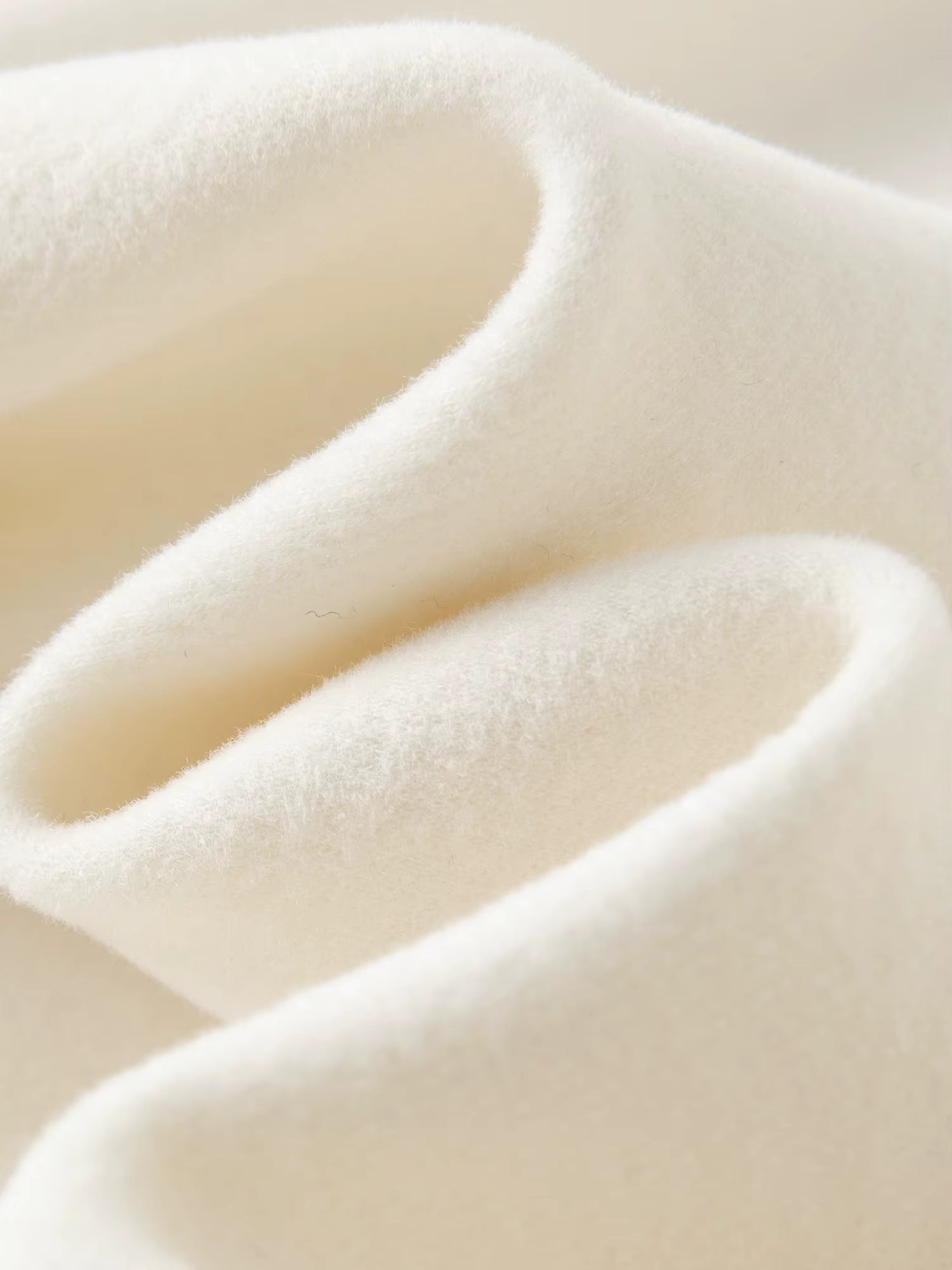 Plus-Size Women Fashionable Mandarin V-Neck Turtleneck Sweater Elegant Floral Design 2025 Winter Knitwear Inner Layer