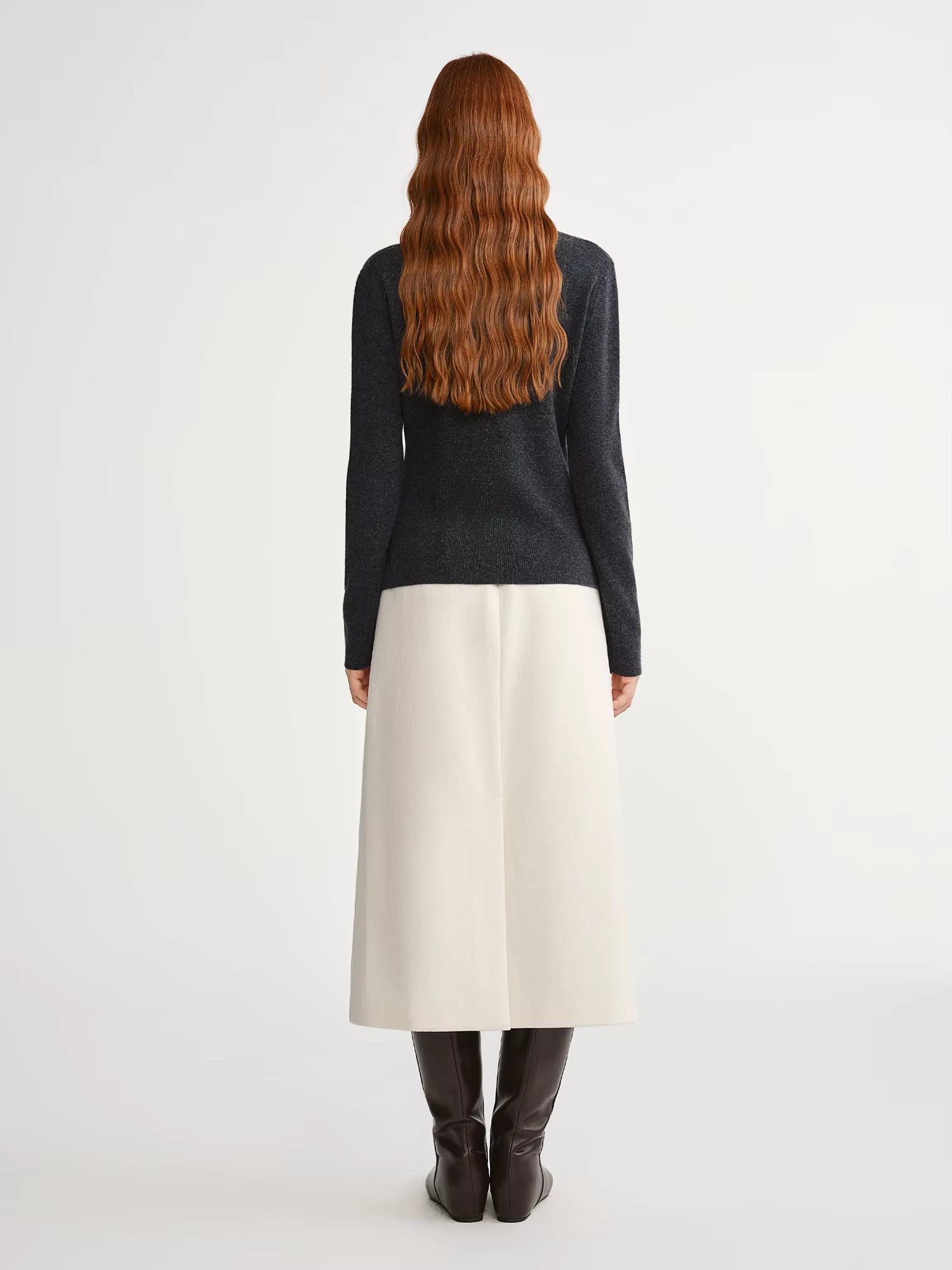 Plus-Size Women Lace-Trimmed Mesh V-Neck Knit Sweater with Wool Blend Winter 2025 New Arrival Heartbeat Signal Collection