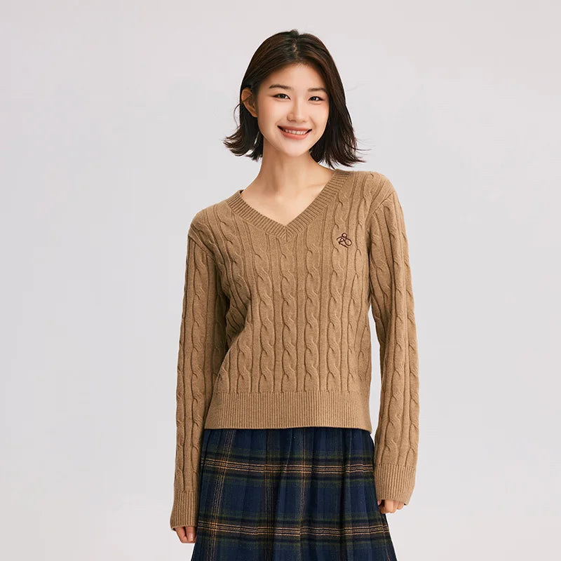 Semir Sweater Women Embroidery V-Neck Slimming Loose 2024 New Winter Twisted Top Retro Style Pullover Sweater