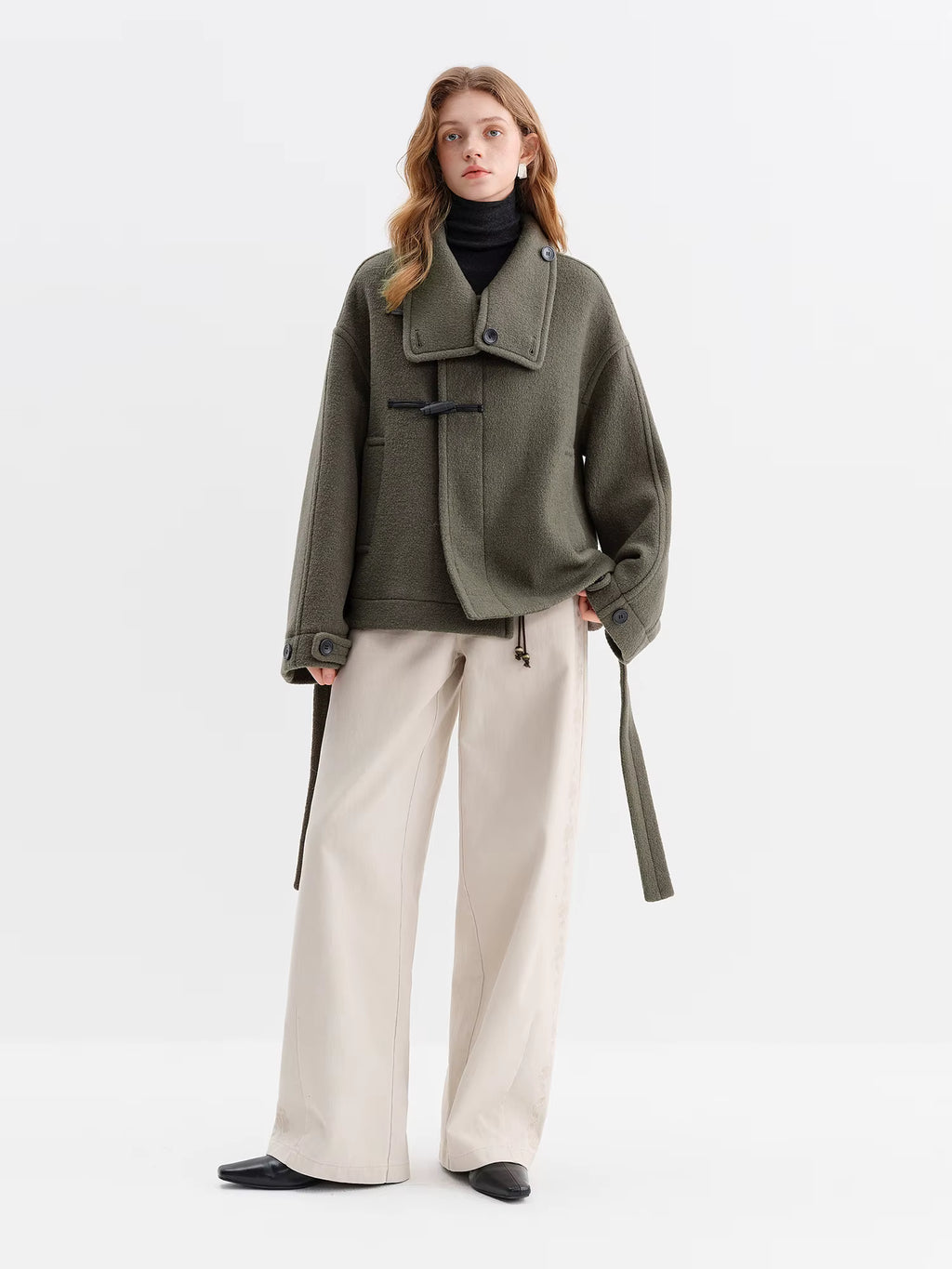 2025 Winter Women's Retro Pea Coat Short Wool Blend Jacket with Large Lapel Horn Buttons - Relaxed Fit Casual Outerwear