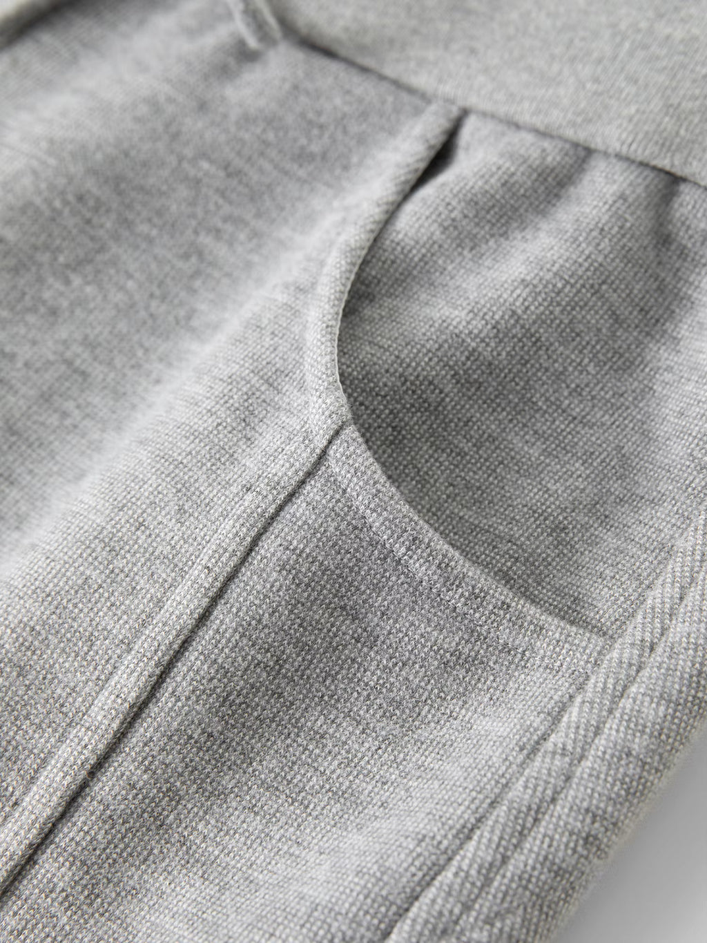 Elegant Embroidery Design Hooded Sweatshirt Set for Women Fall Winter 2025 New Arrival Slimming Sporty Sweatshirt Pants