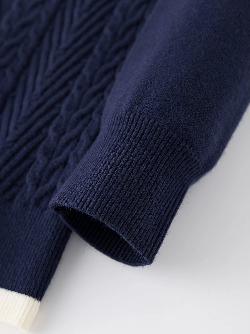 Fake Two-piece Cable-knitted Cardigan V-neck Slim Elastic Soft 2025 Winter New Korean Style Knitted Sweater Trendy