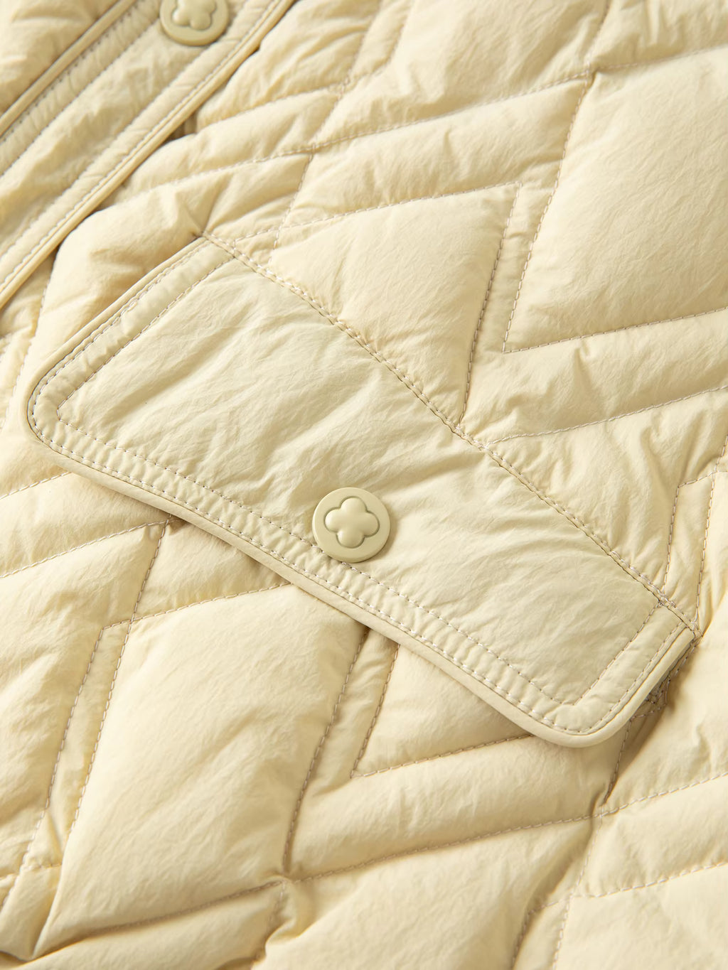 Plus Size Women's Cream Quilted Down Coat with Crochet Lace Collar Winter 2025 Fashion Warm Short Puffer Jacket Outerwear