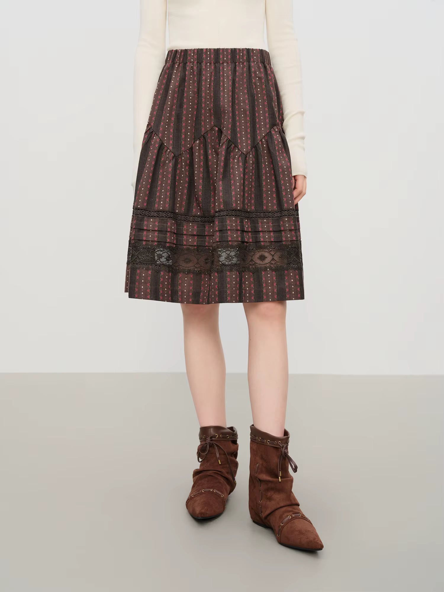 【Premium Series】Winter 2025 Women's Retro Lace Trim Patchwork A-Line Skirt with High Waist Design for Elegant Casual Wear