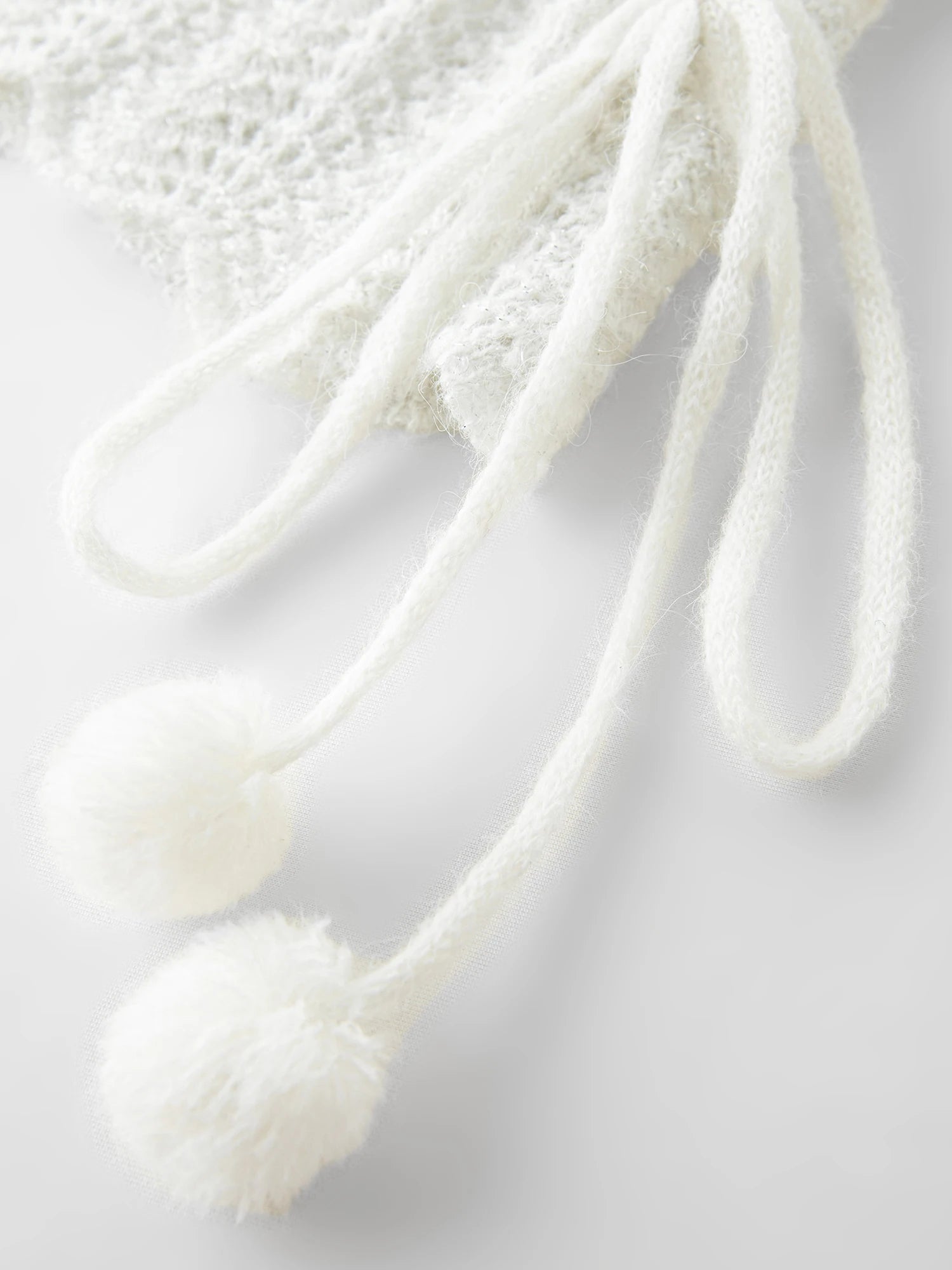 FSLE One-shoulder White Fairy Knitted Suit Set for Women Autumn 2025 New Hollow Wool Knitted Sweater