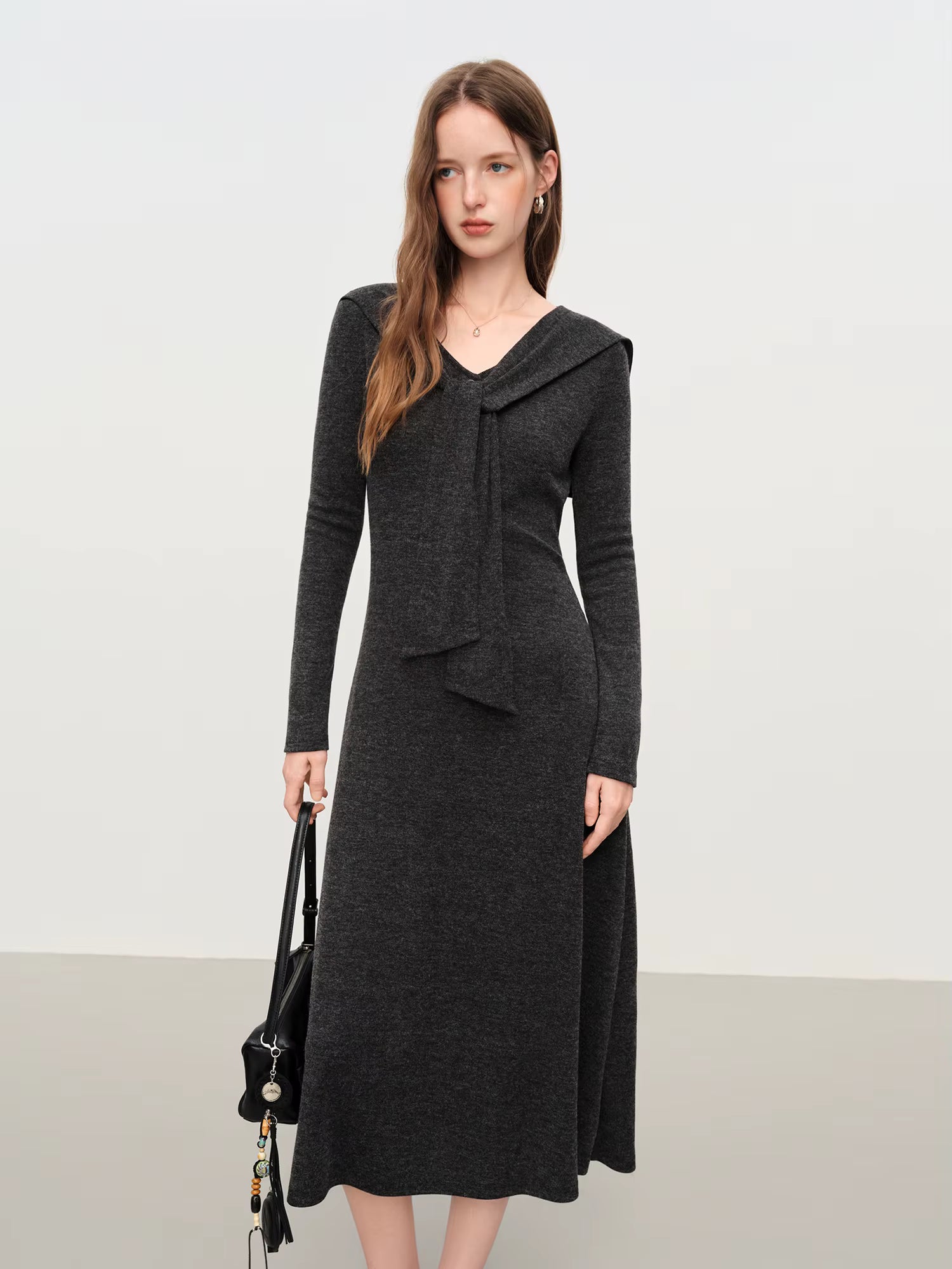 French Style Design Shawl V-neck Dress 2025 Autumn and Winter Slimming A-line Knitted Clothing Female Elegant Leisure