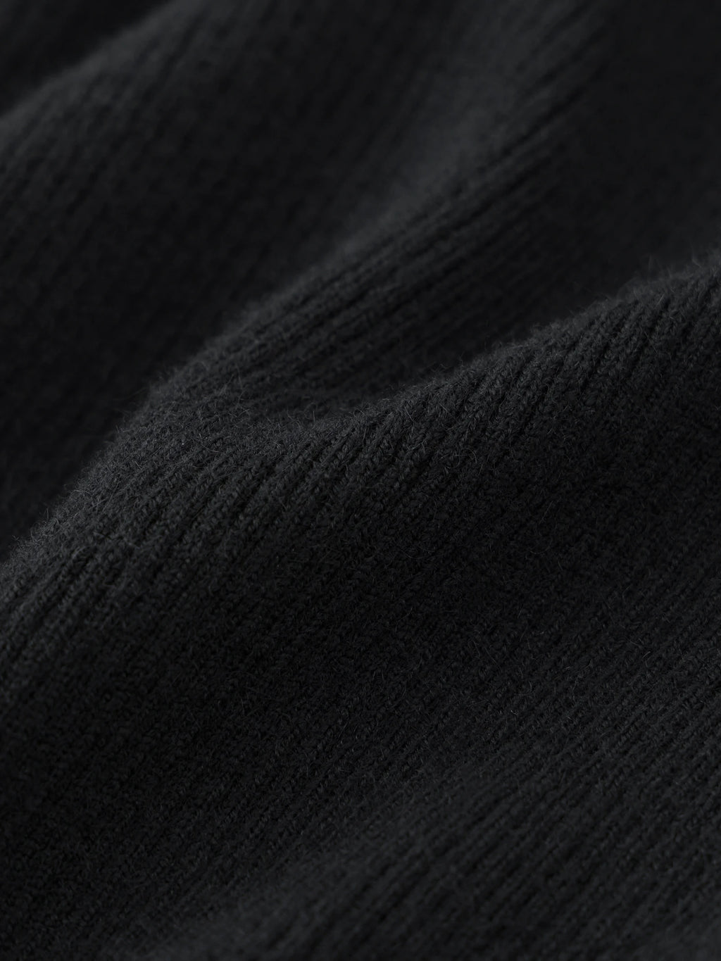 FSLE Black Temperament Black Fungus Edge Round Neck Knitted Dress for Women's Autumn and Winter 2024 New Dress 24FS14246