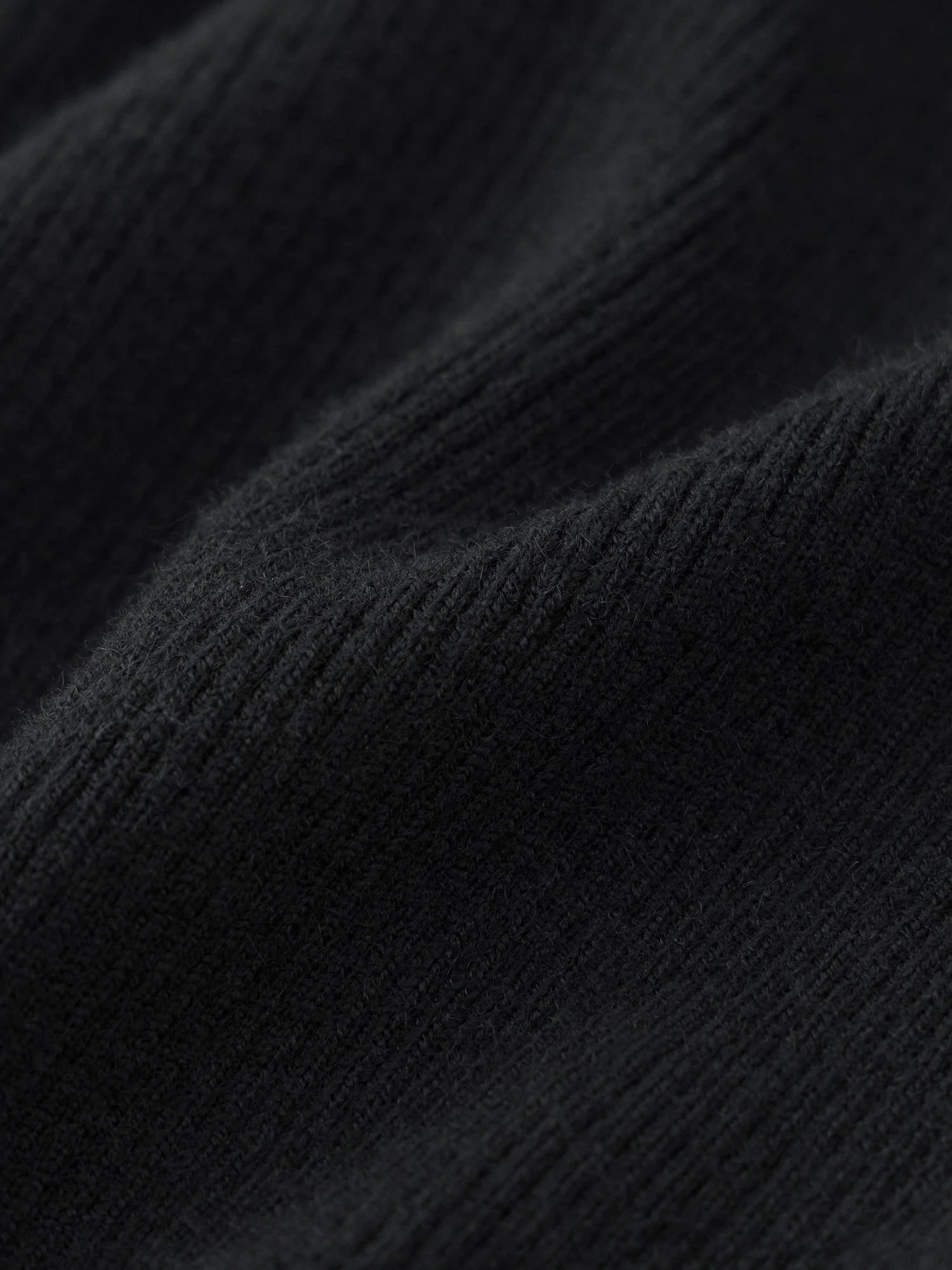 FSLE Black Temperament Black Fungus Edge Round Neck Knitted Dress for Women's Autumn and Winter 2024 New Dress 24FS14246