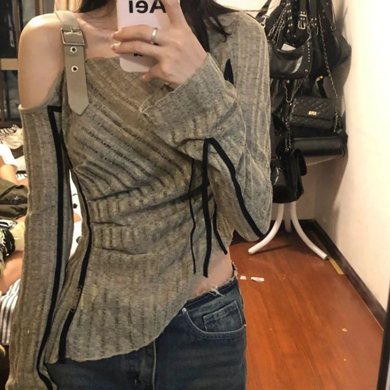 Deeptown 2000s Aesthetic Vintage T-shirts Women Sexy Y2k Punk Gyaru Long Sleeve Crop Streetwear Asymmetrical Top Slash Neck Tee