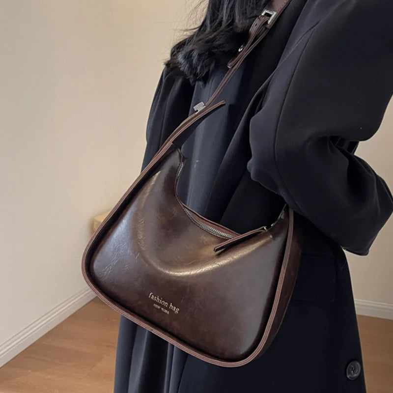 Small Belt Buckle Design Shoulder Bags for Women 2023 New Fashion Trend Designer Crossbody Bag Underarm Bag Handbags Brown