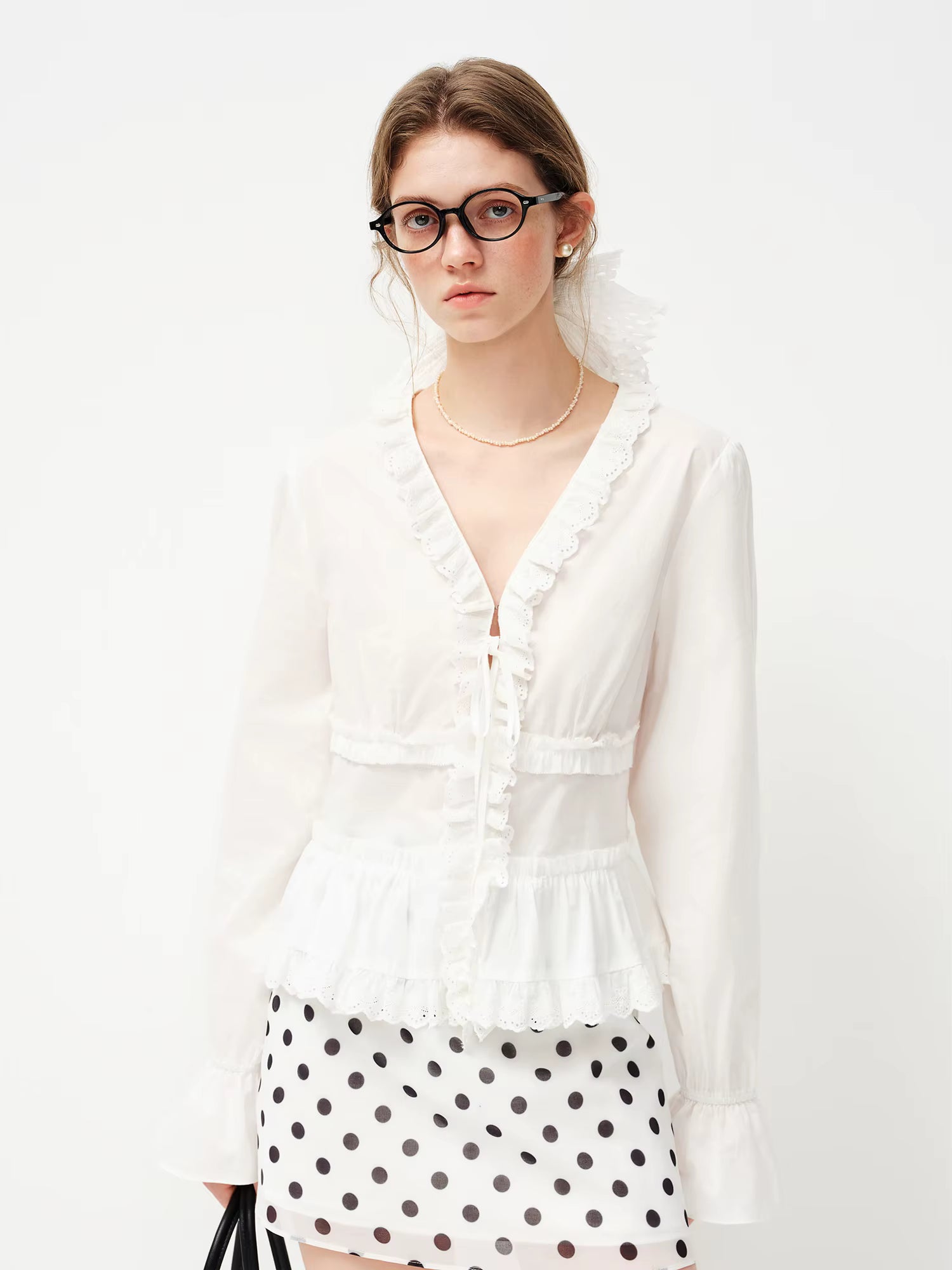 Wood Ear Edge Trim V-Neck Floral Hemline Long-Sleeve Blouse for Women Spring 2026 New Arrival Retro Cotton White Shirts