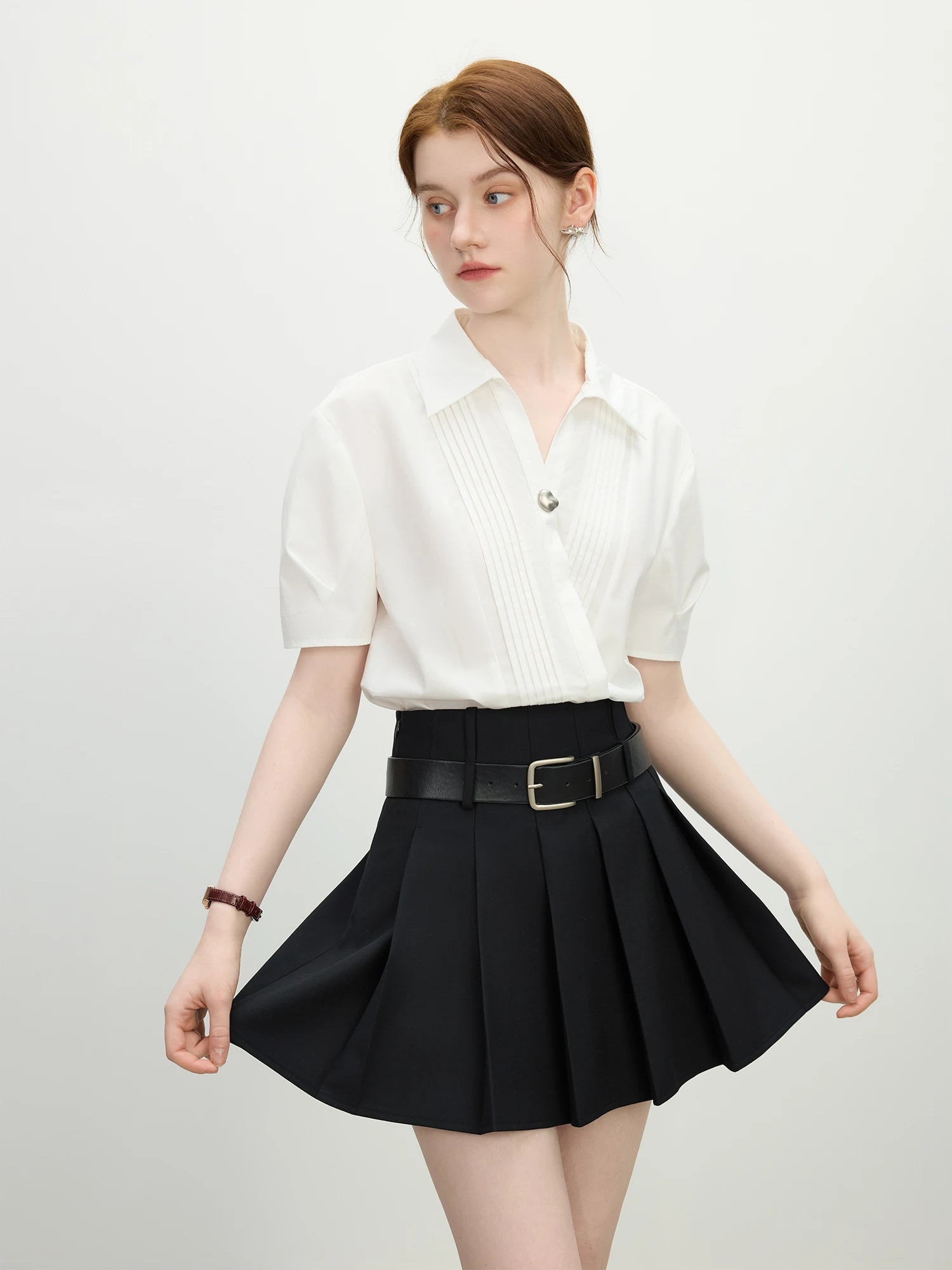 FSLE Minimalist Style Solid Color V-neck Short-sleeved Shirt for Women 2025 Summer New Loose White Short-sleeved Top