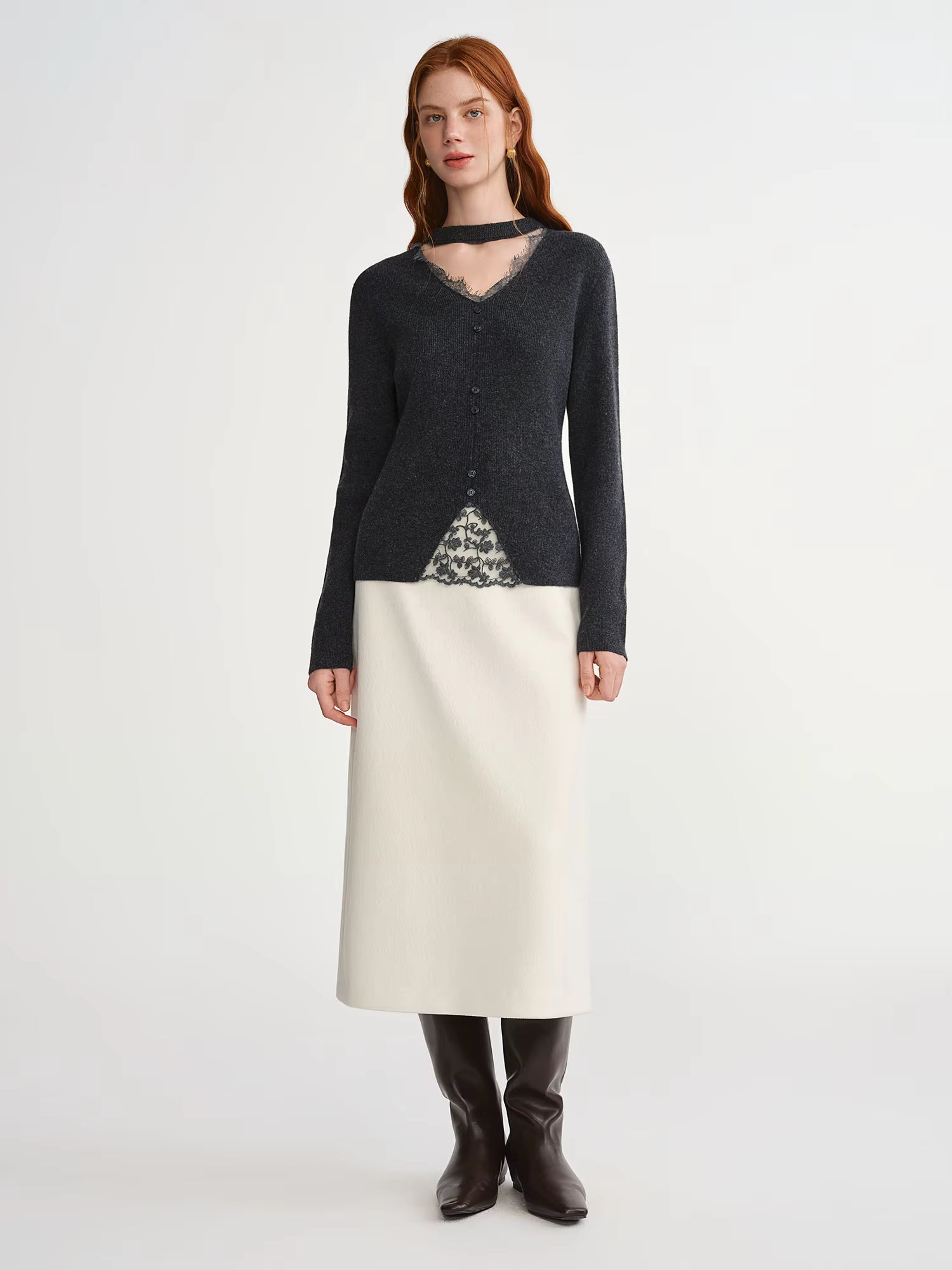 Plus-Size Women Lace-Trimmed Mesh V-Neck Knit Sweater with Wool Blend Winter 2025 New Arrival Heartbeat Signal Collection