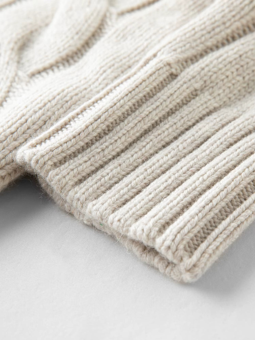 Reversible Turned-Up Collar Floral Knit Sweater for Women Winter 2025 New Arrival Slightly Oversized Fit Sweaters Pullovers