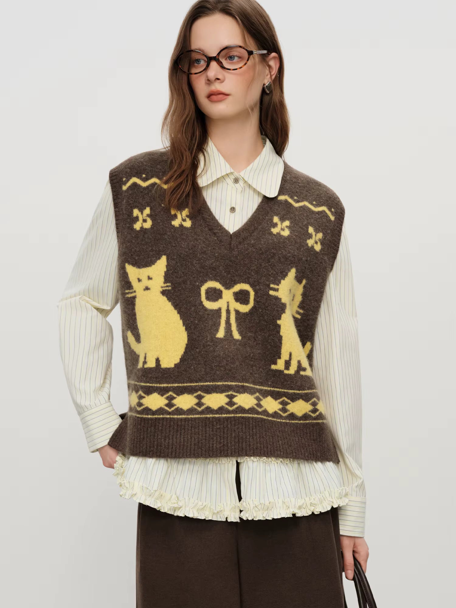 Retro Age-reducing Kitten Jacquard V-neck Knitted Vest Vest for Women Winter 2025 New American Style Vest