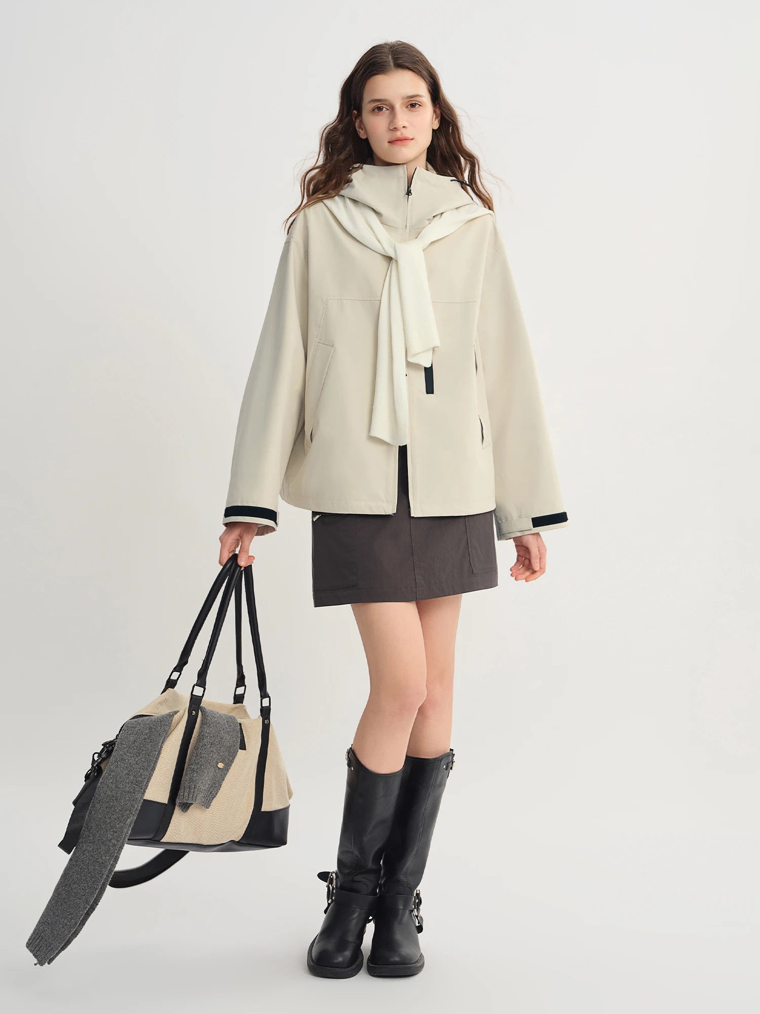 Plus Size Women Outdoor Roaming Triple Protection Windproof Short Jacket Stand-Up Collar Hood Autumn 2025 New Arrival