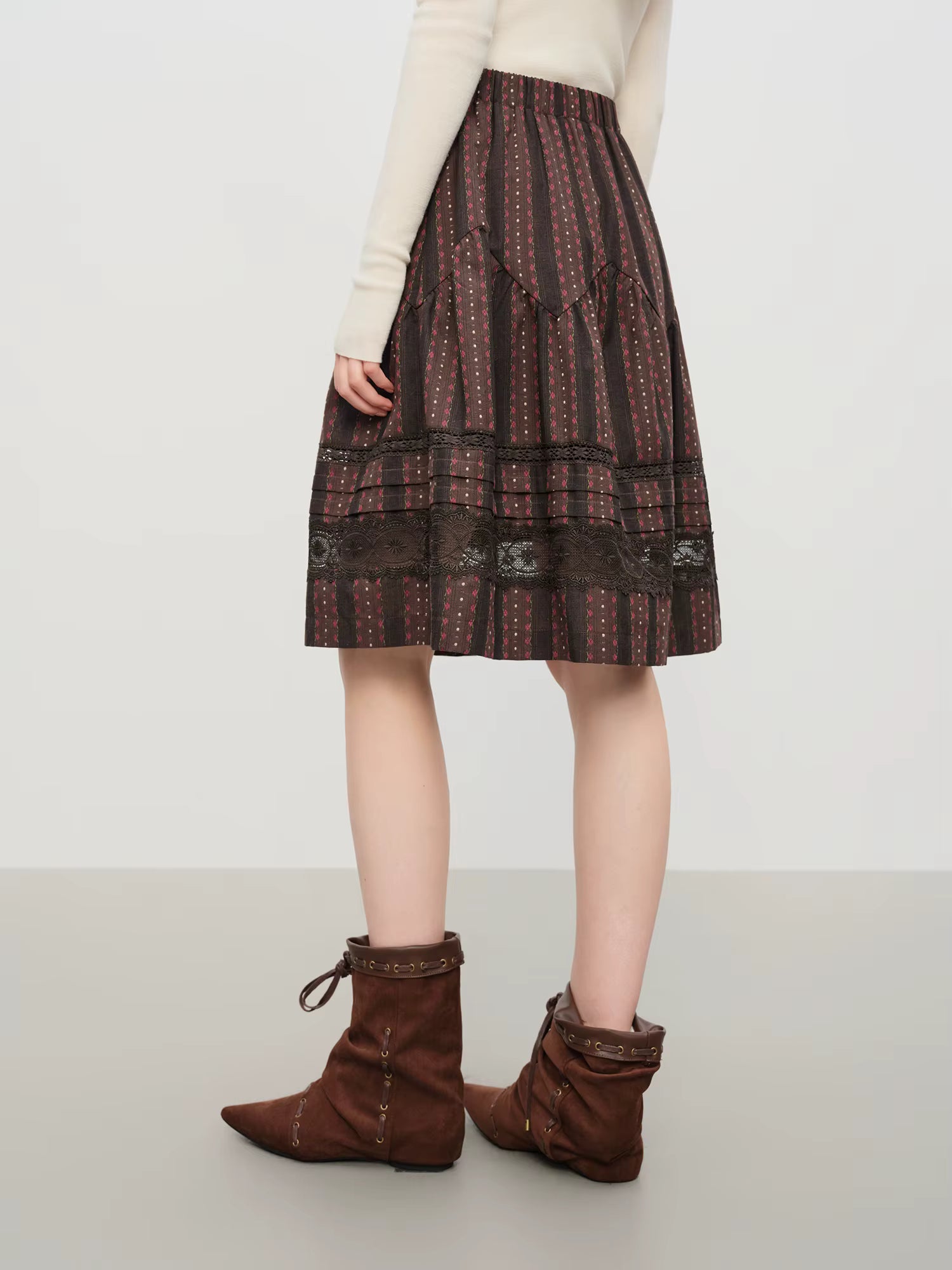 【Premium Series】Winter 2025 Women's Retro Lace Trim Patchwork A-Line Skirt with High Waist Design for Elegant Casual Wear