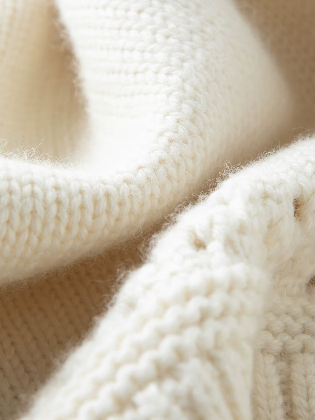 French Retro Style Hooded Hollow Out Knit Top for Women New Winter 2025 Textured Faux Lace Top Solid All-match