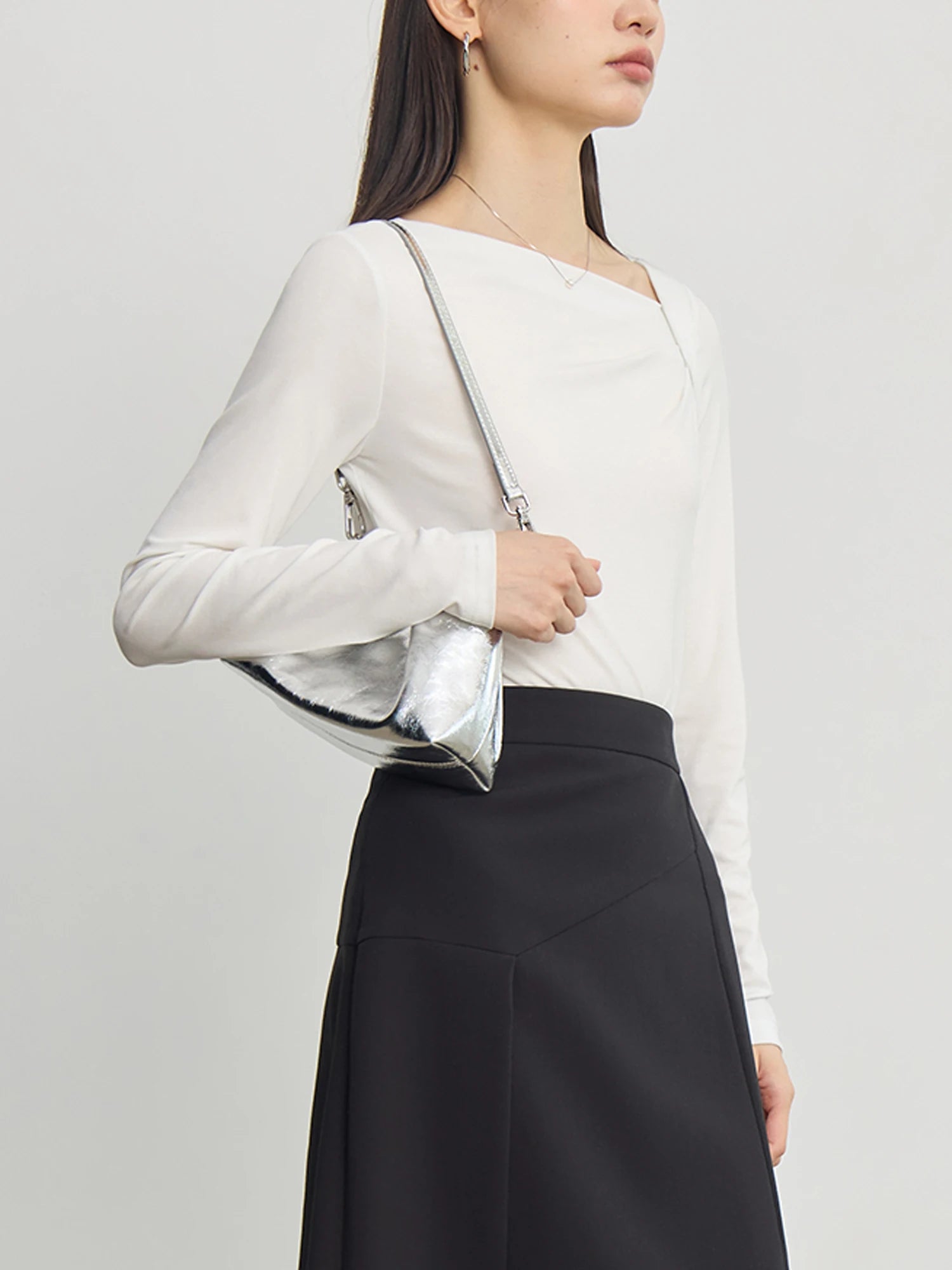 ZIQIAO Tencel Acetate Slim Fit Long-sleeved T-shirt For Women 2024 Autumn New Design Versatile Casual Solid Color Tops 24ZQ93095