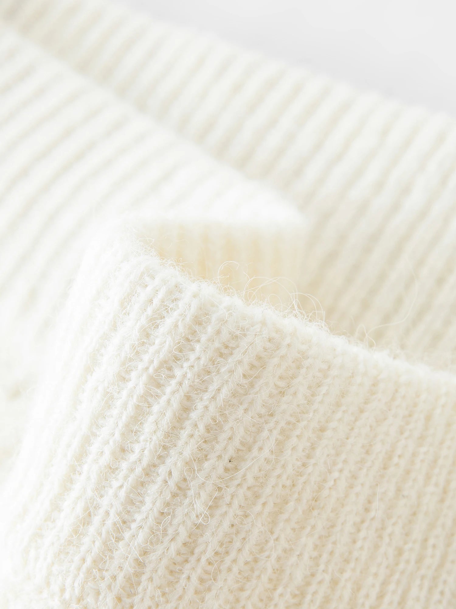 FSLE One-shoulder White Fairy Knitted Suit Set for Women Autumn 2025 New Hollow Wool Knitted Sweater