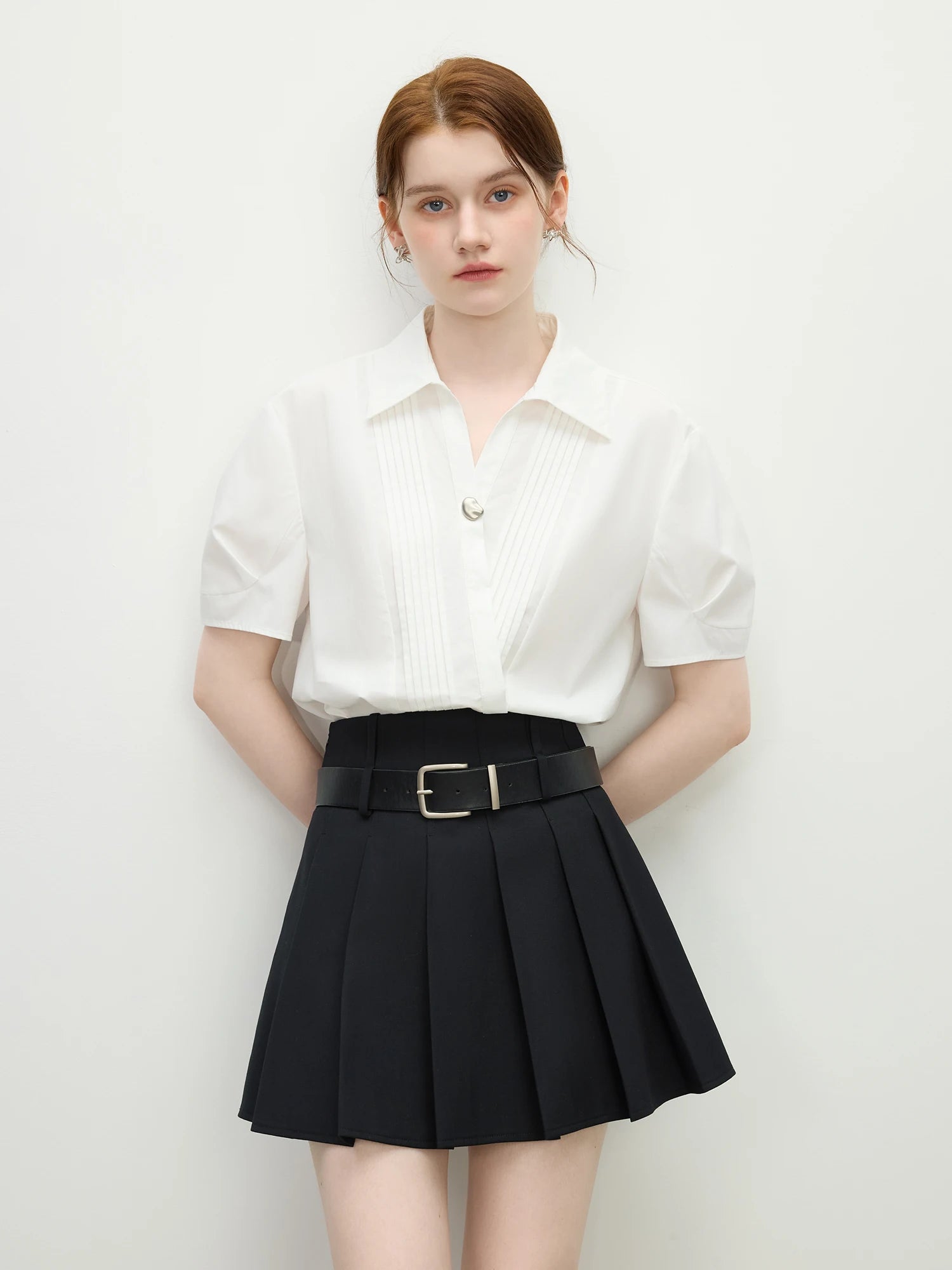 FSLE Minimalist Style Solid Color V-neck Short-sleeved Shirt for Women 2025 Summer New Loose White Short-sleeved Top