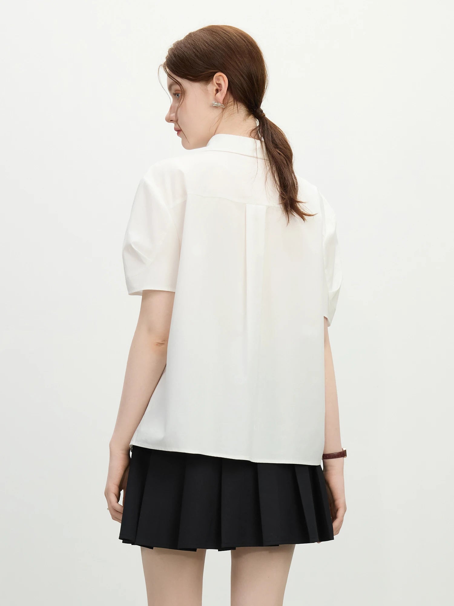 FSLE Minimalist Style Solid Color V-neck Short-sleeved Shirt for Women 2025 Summer New Loose White Short-sleeved Top
