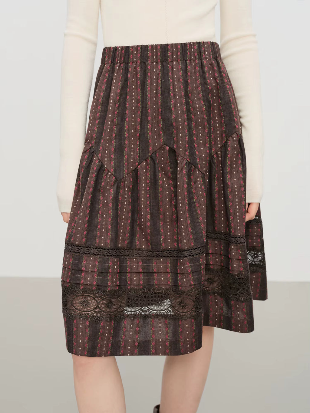 【Premium Series】Winter 2025 Women's Retro Lace Trim Patchwork A-Line Skirt with High Waist Design for Elegant Casual Wear