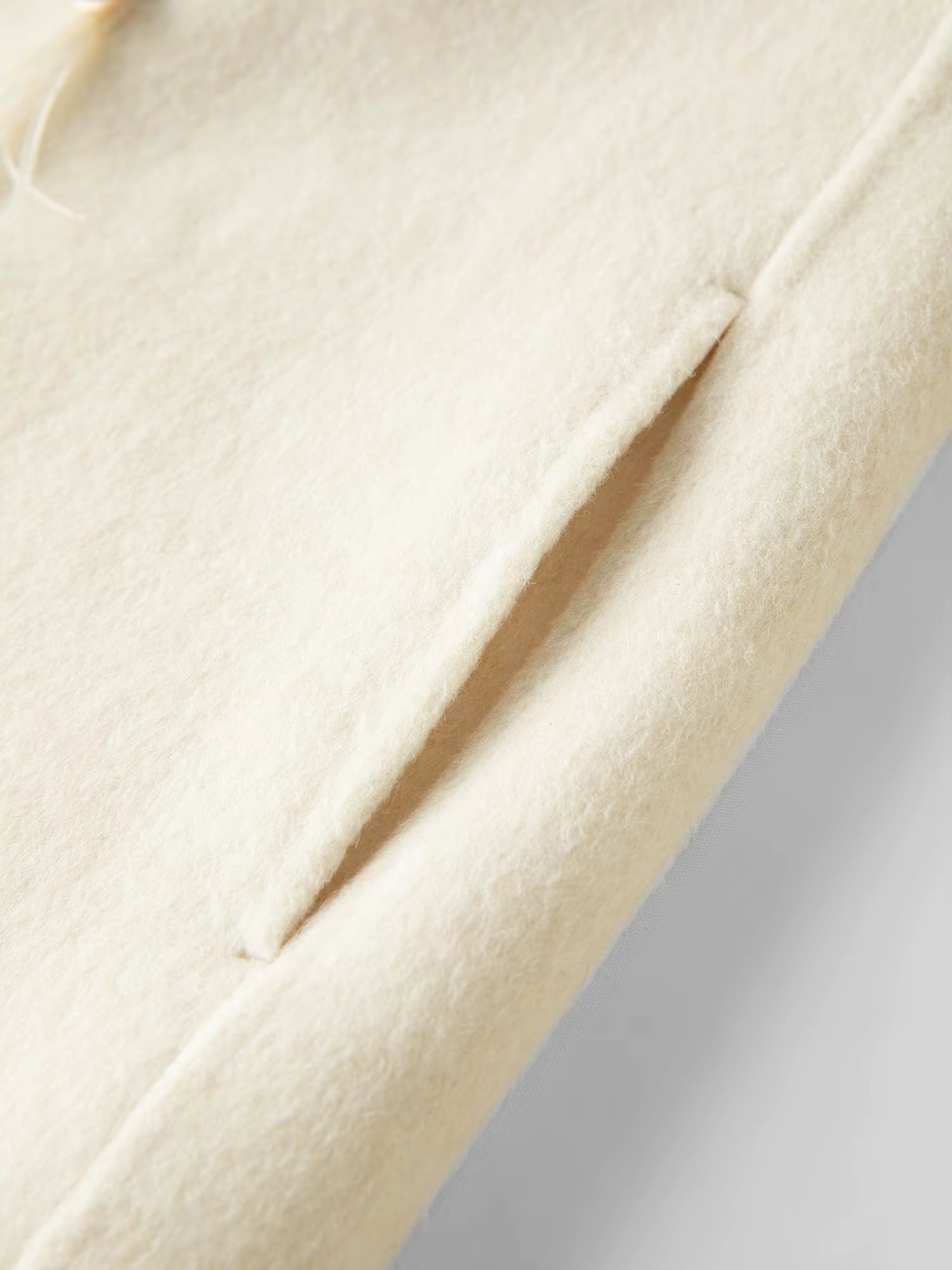 Elegant Temperament Round Neck Short Woolen Coat 2025 Winter New Solid Loose Commuter Jacket