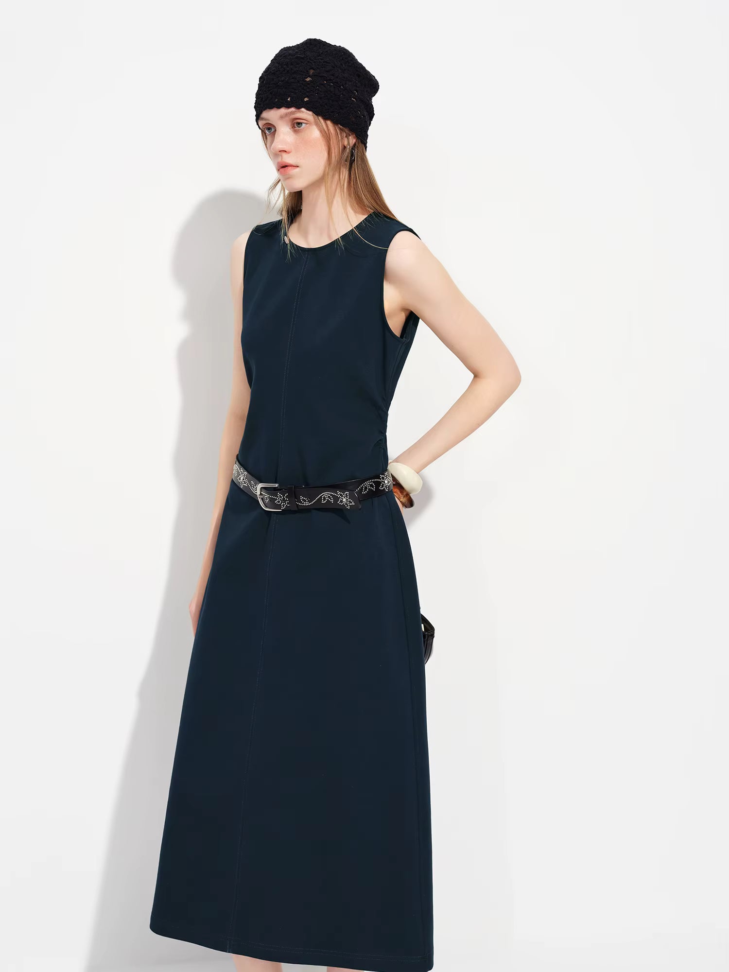 Sleeveless Elegant Waist-cinching Dress Women's Spring 2026 New Style Slim Fit Inner Vest Dress Official Commuting