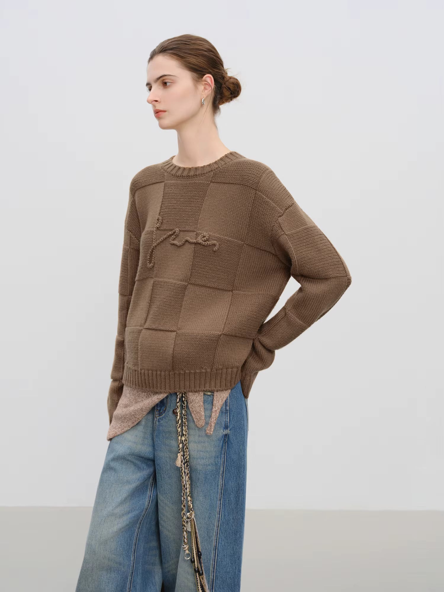 Premium Series】Women's Round Neck Fancy Knit Pullover Sweater - Elegant Commuter Style Winter Knitwear for Office